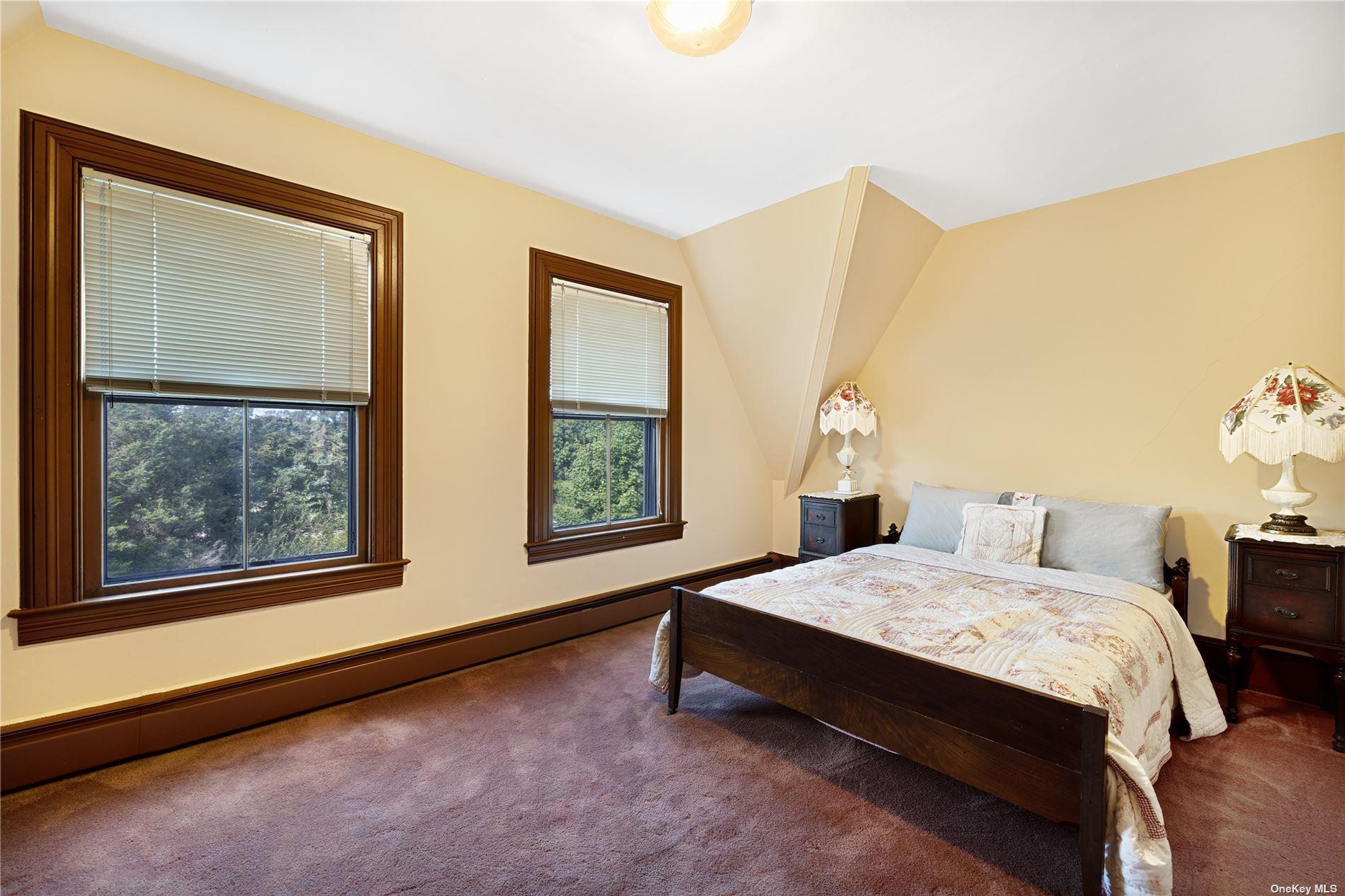 9 Convent Lane, Center Moriches, NY 11934