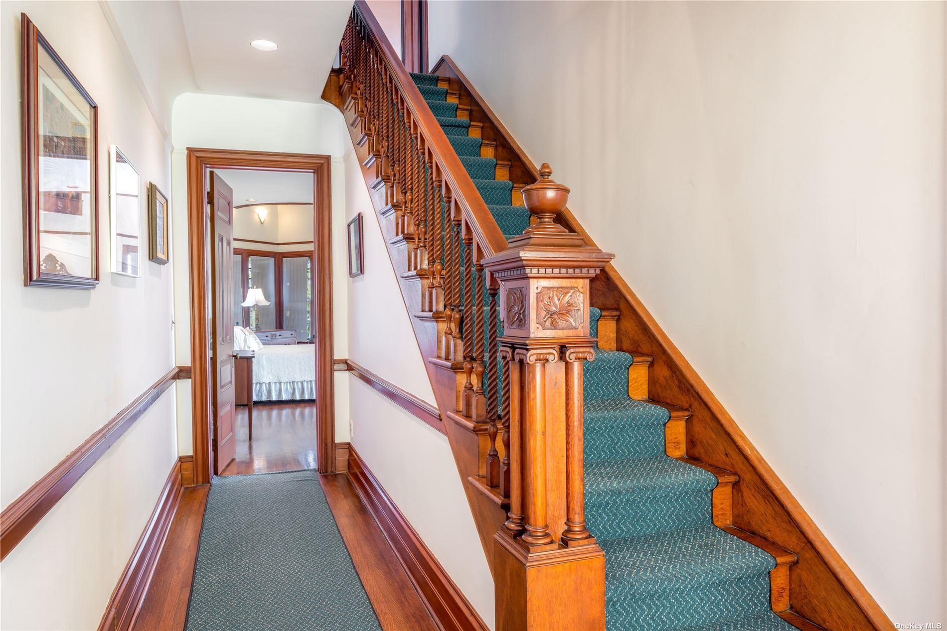 9 Convent Lane, Center Moriches, NY 11934