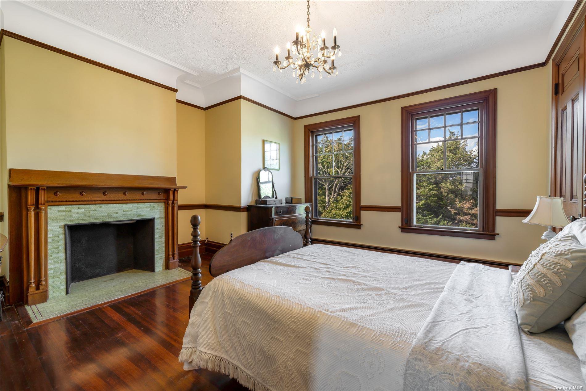 9 Convent Lane, Center Moriches, NY 11934