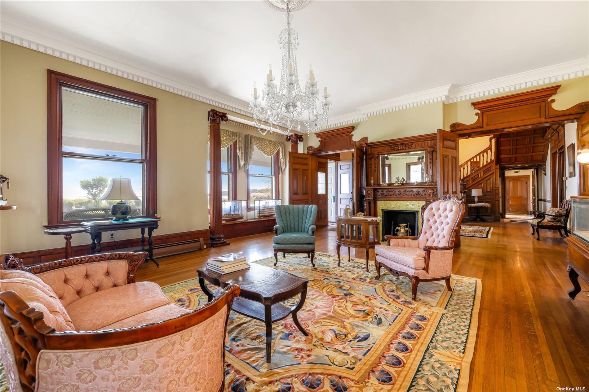 9 Convent Lane, Center Moriches, NY 11934