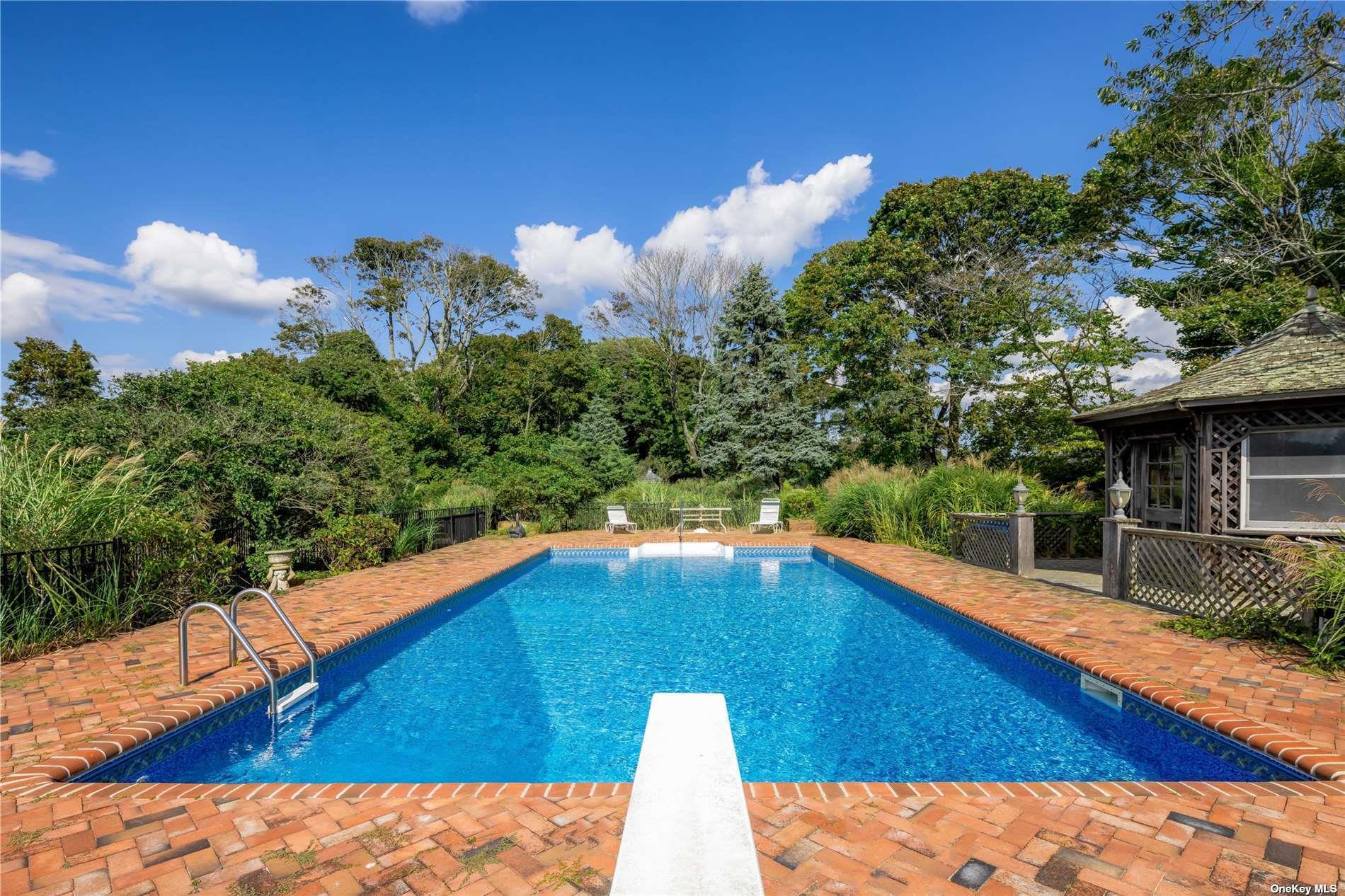 9 Convent Lane, Center Moriches, NY 11934