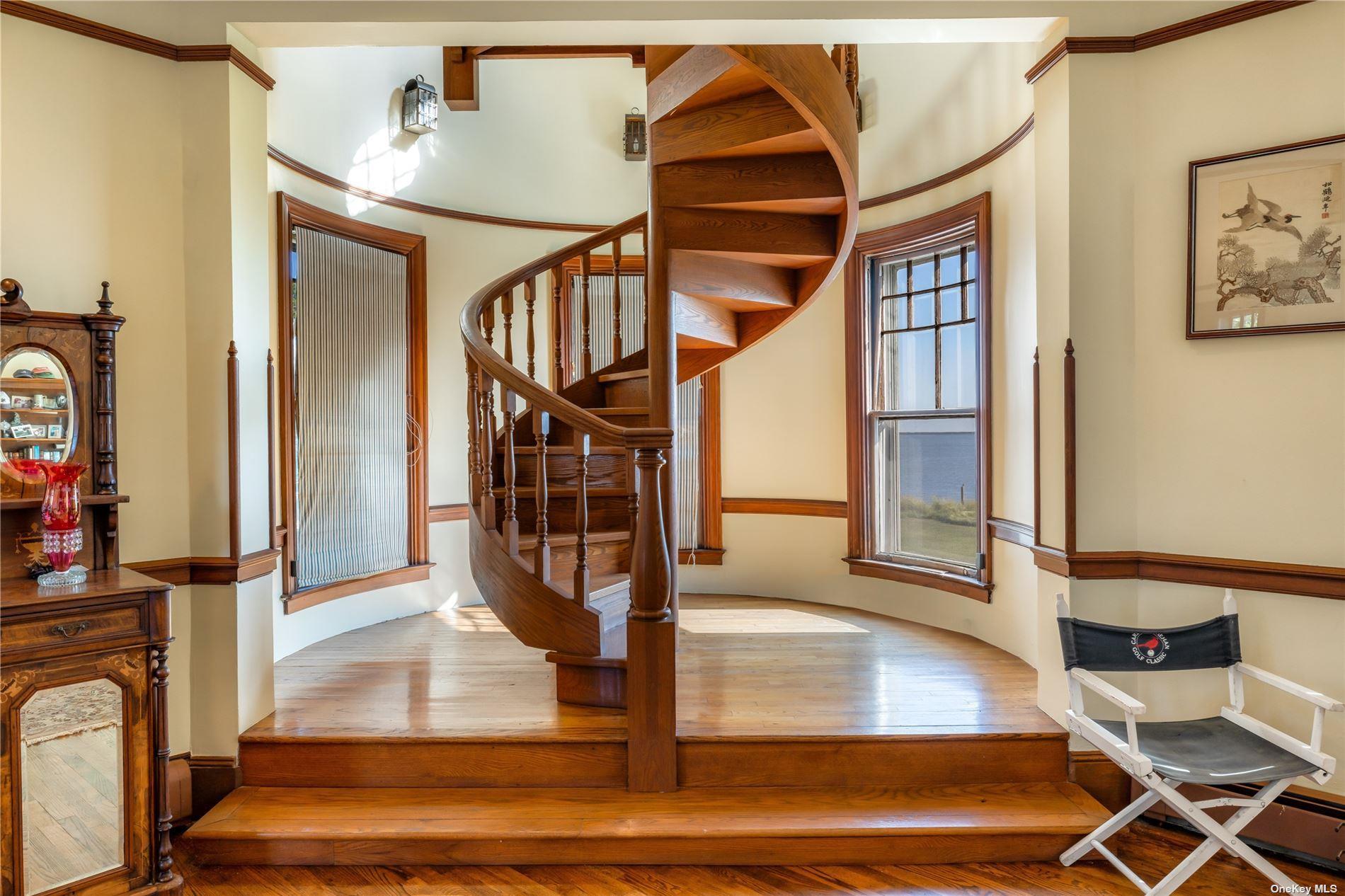 9 Convent Lane, Center Moriches, NY 11934