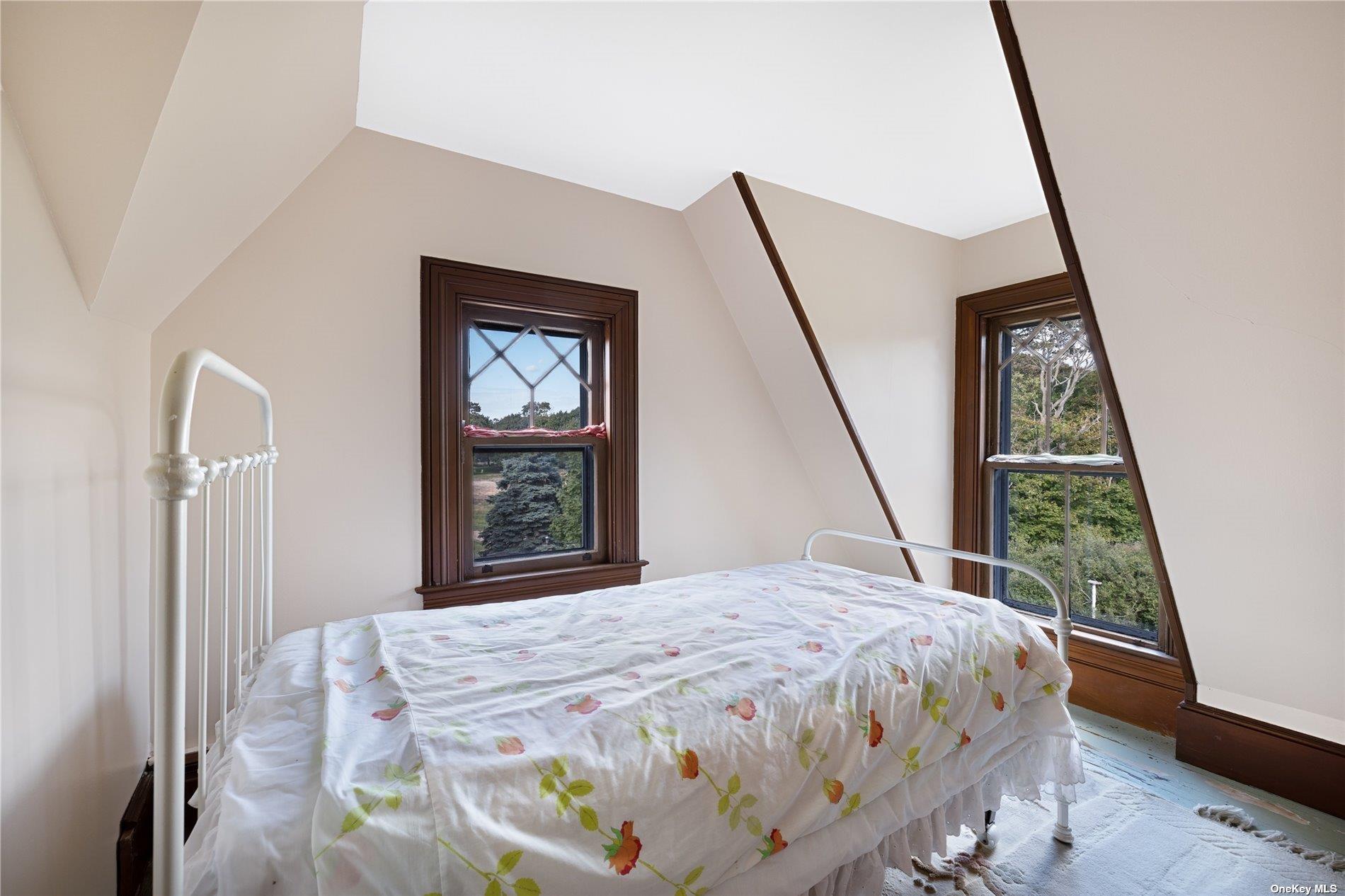 9 Convent Lane, Center Moriches, NY 11934