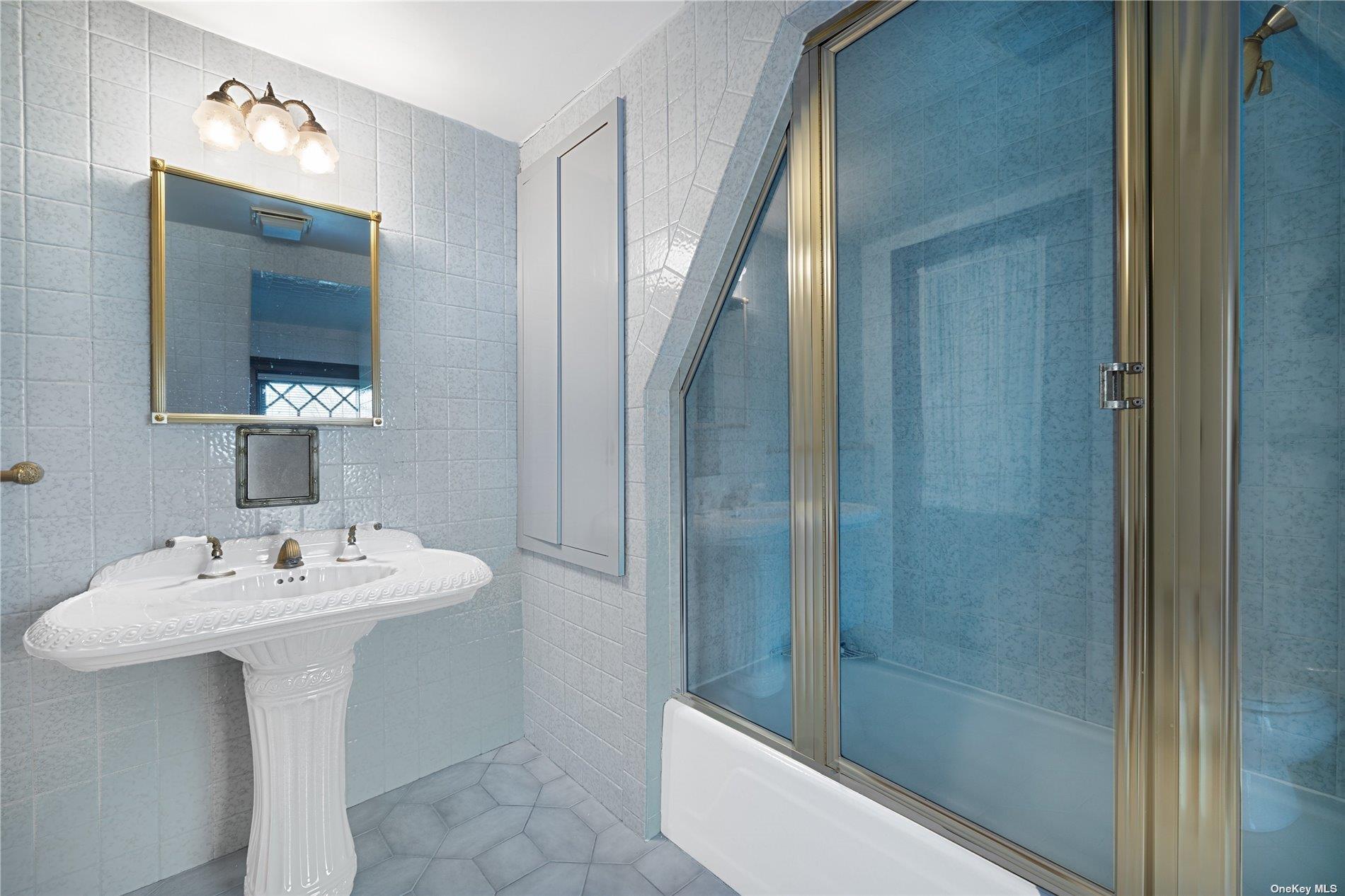 9 Convent Lane, Center Moriches, NY 11934