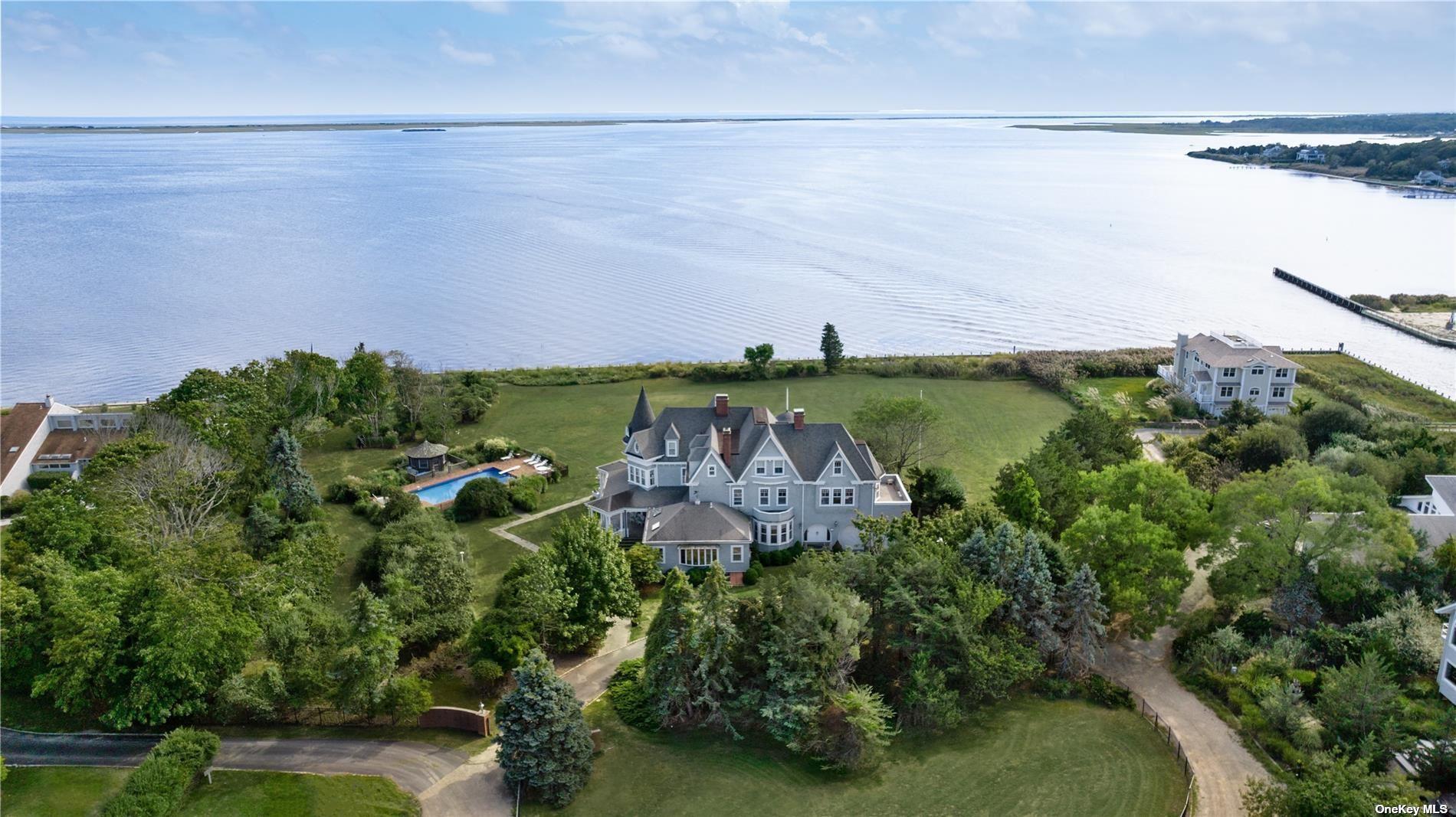 9 Convent Lane, Center Moriches, NY 11934