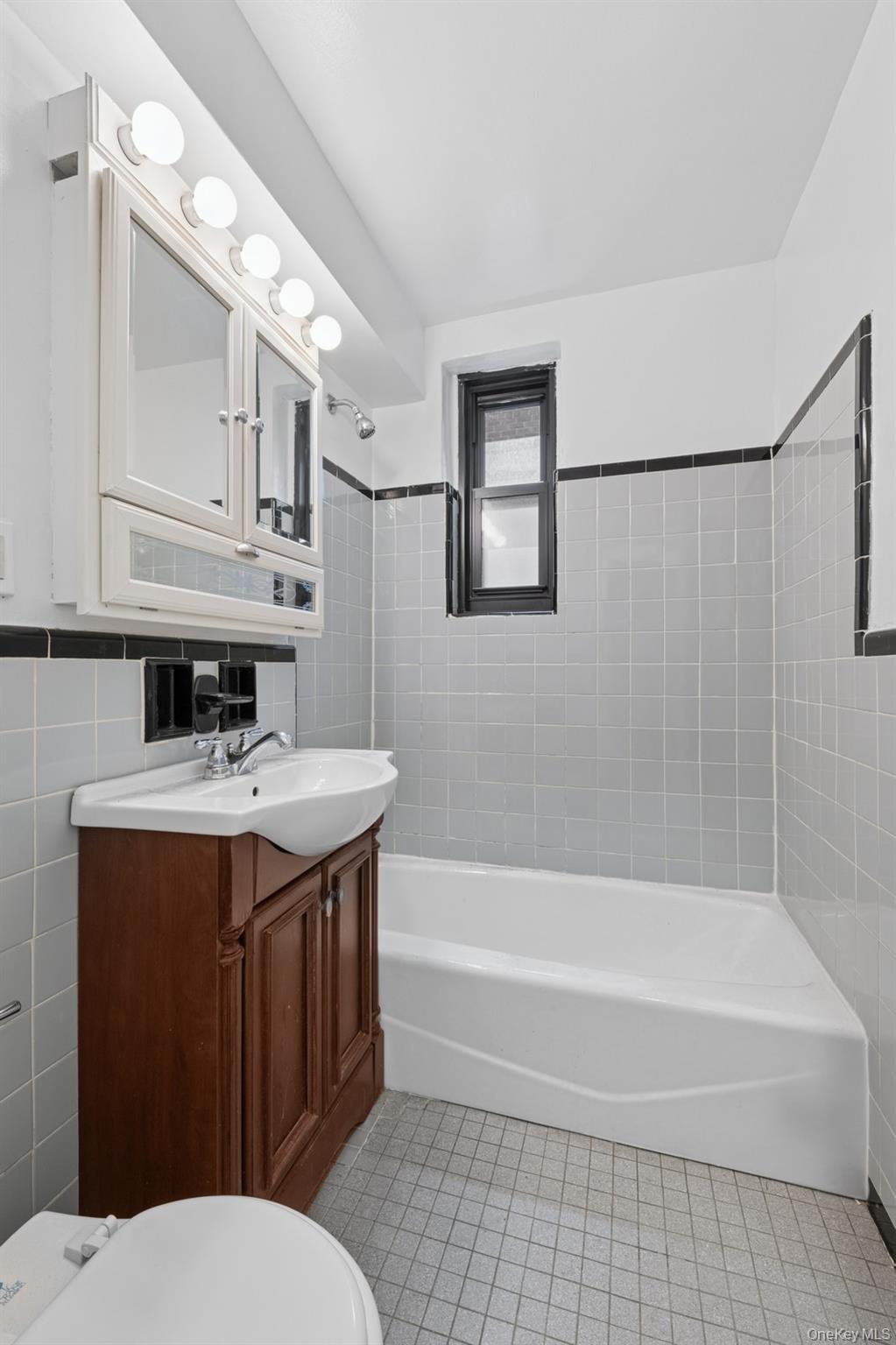 139-15 83 Ave # 219, Briarwood, NY 11435