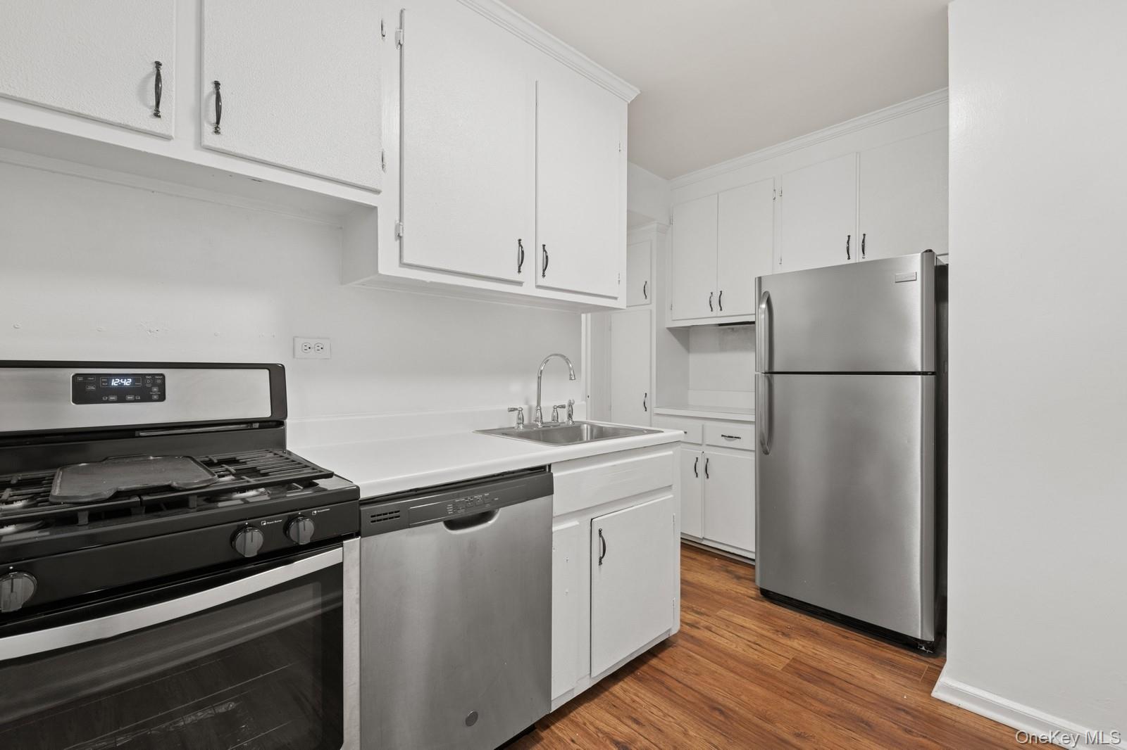 139-15 83 Ave # 219, Briarwood, NY 11435