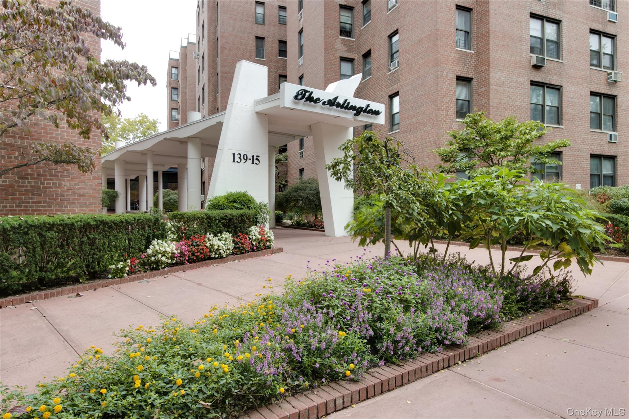 139-15 83 Ave # 219, Briarwood, NY 11435