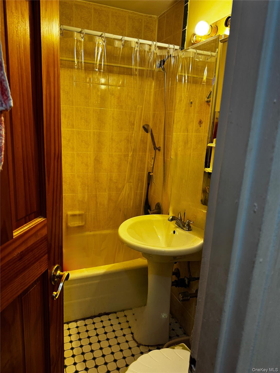 87-20 175th Street # 6-J, Jamaica, NY 11432