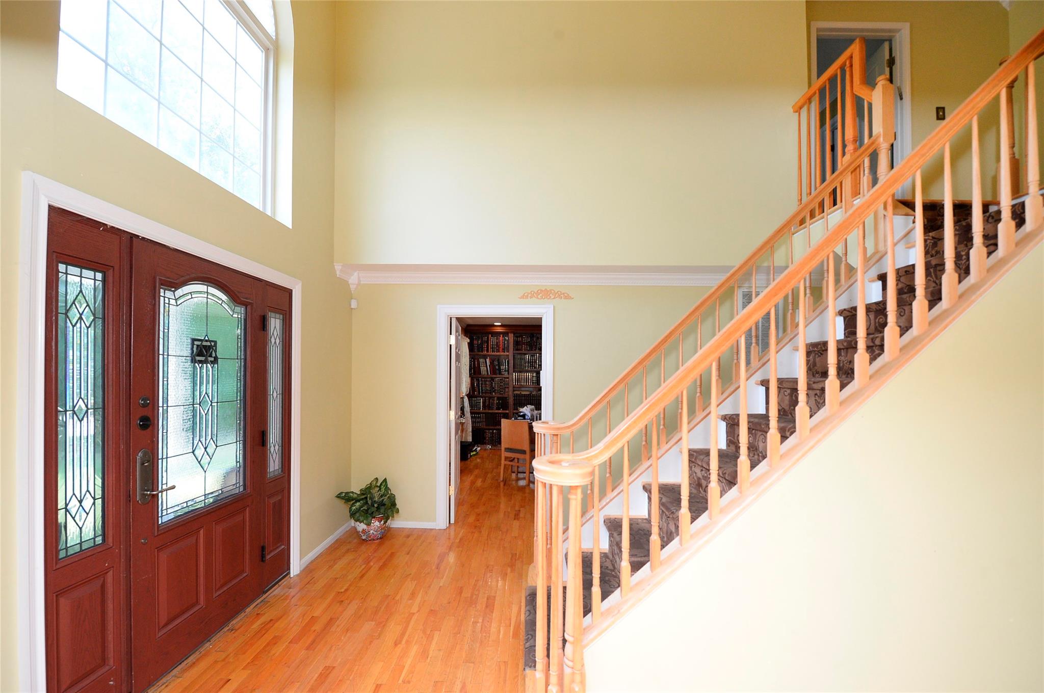 47 Red Schoolhouse Road, Chestnut Ridge, NY 10977