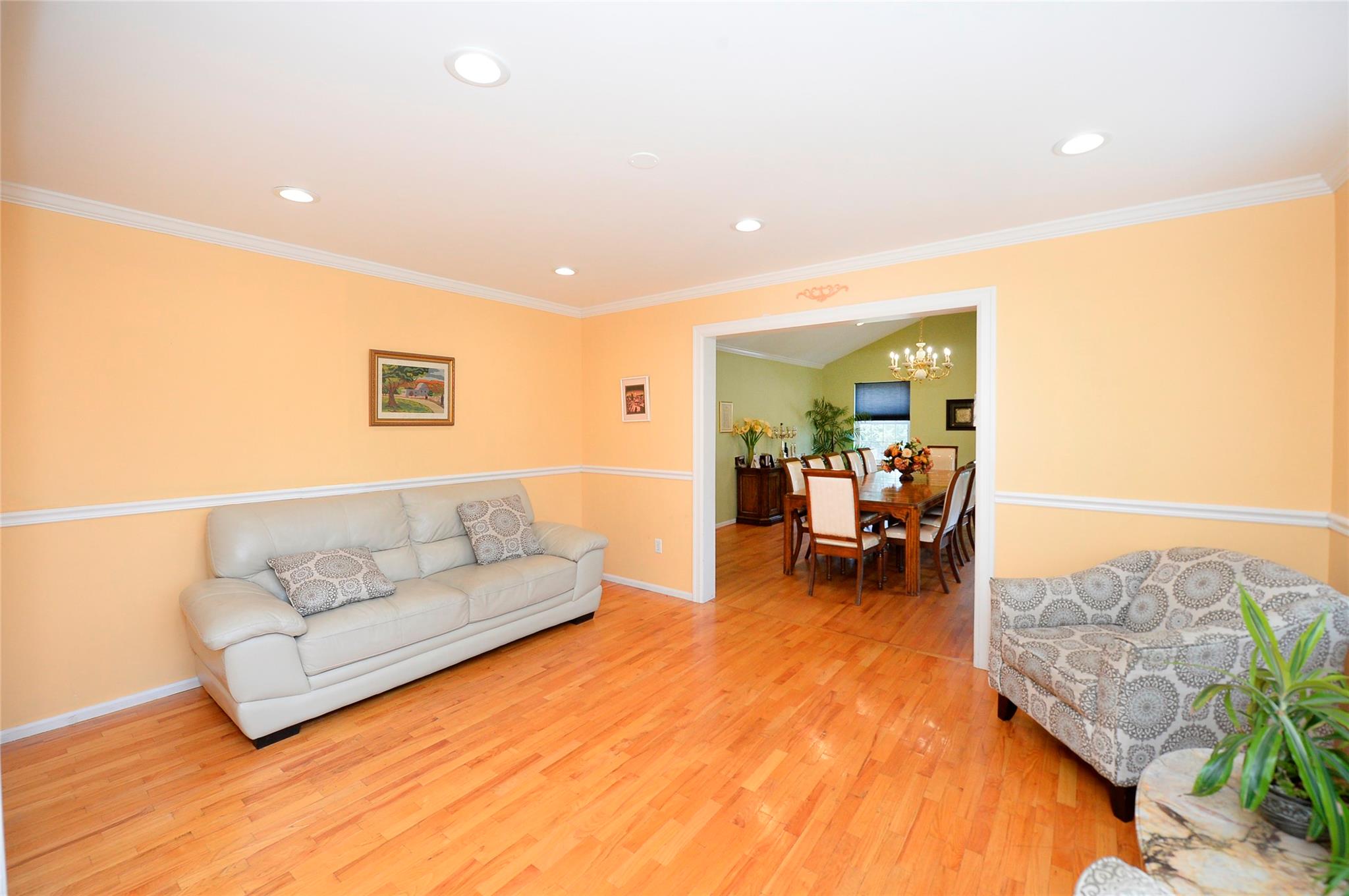 47 Red Schoolhouse Road, Chestnut Ridge, NY 10977