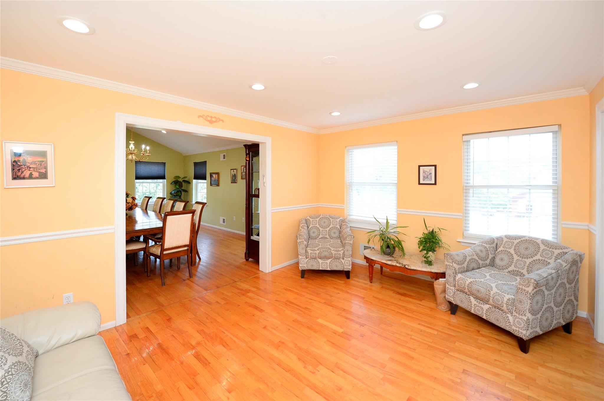 47 Red Schoolhouse Road, Chestnut Ridge, NY 10977