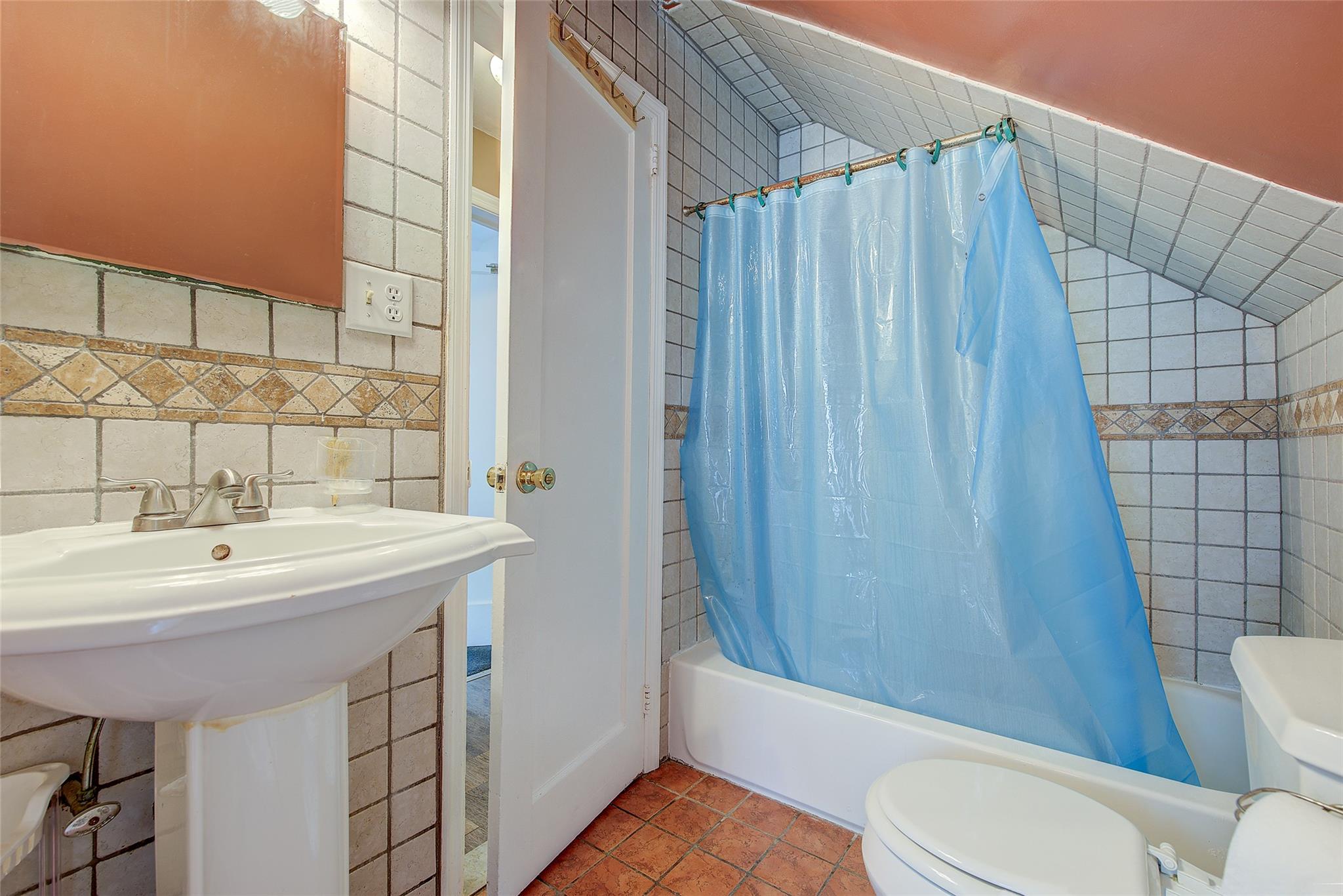 4843 201st Street, Bayside, NY 11364