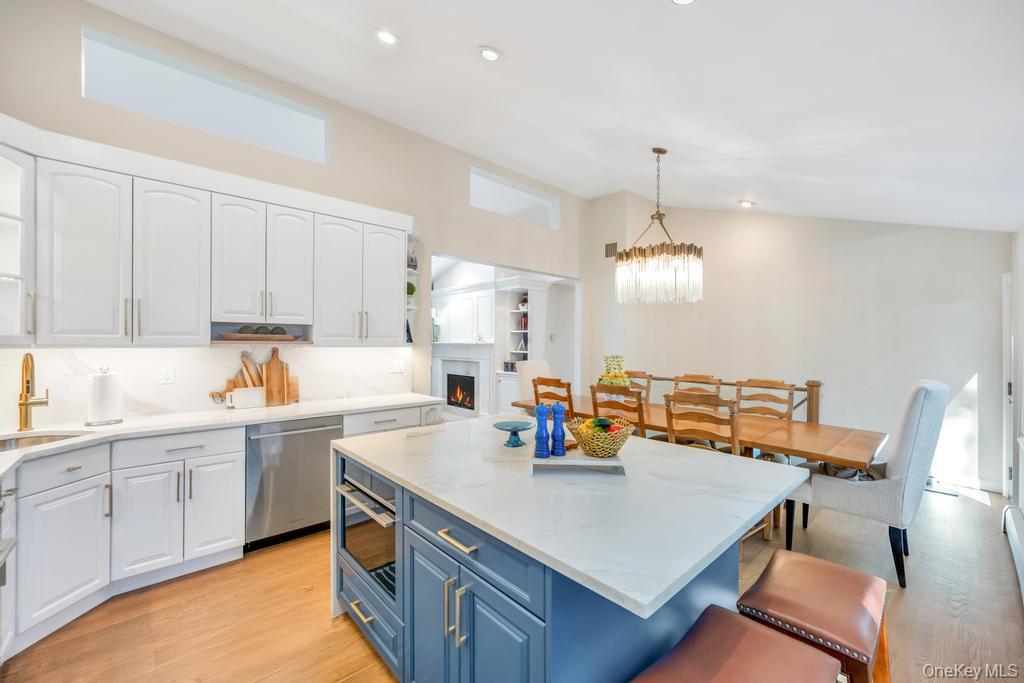 5 Frostfield Place, Melville, NY 11747