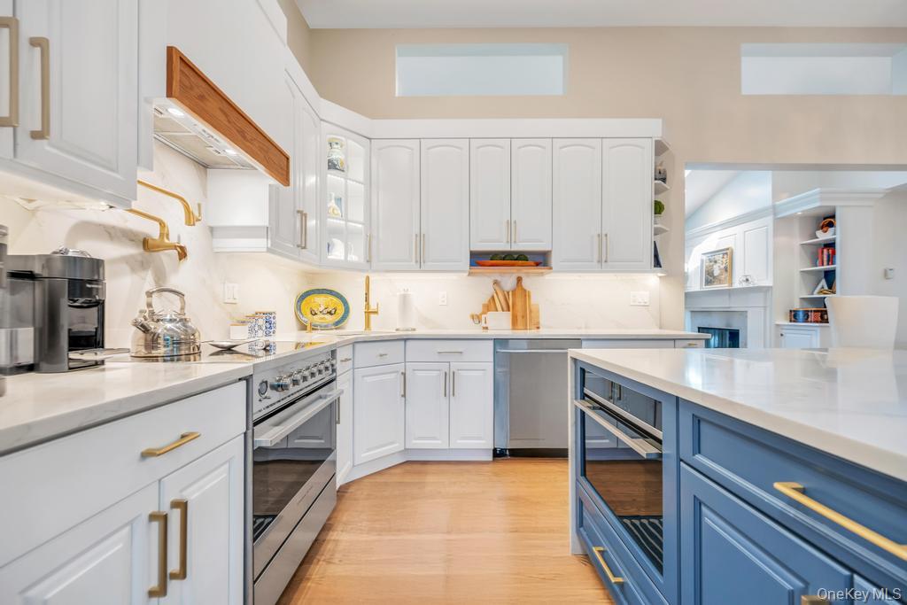 5 Frostfield Place, Melville, NY 11747