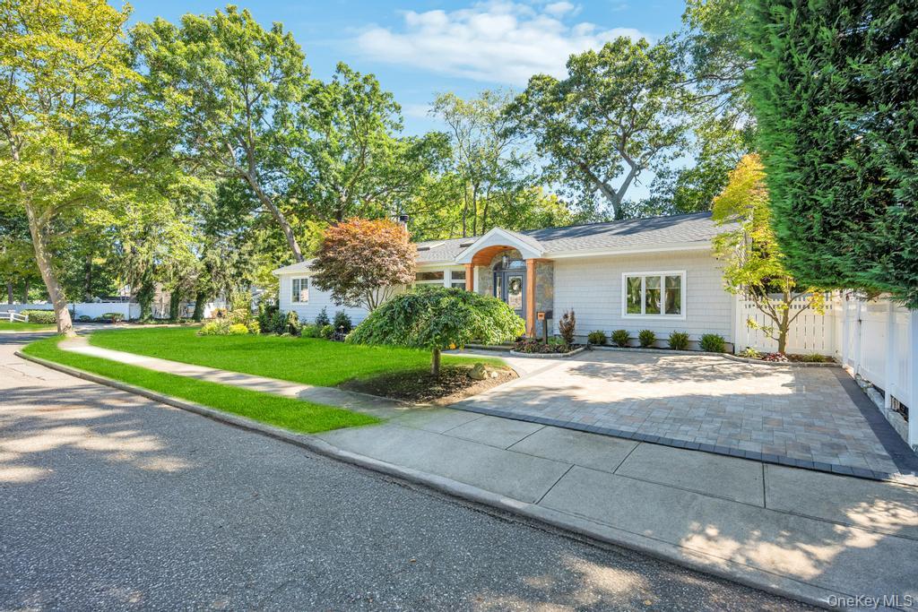 5 Frostfield Place, Melville, NY 11747