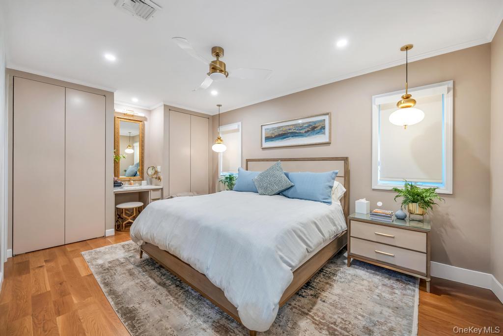 5 Frostfield Place, Melville, NY 11747