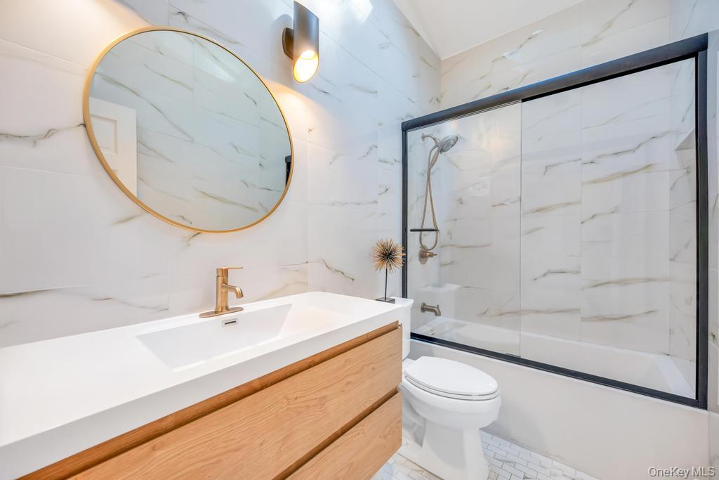 5 Frostfield Place, Melville, NY 11747