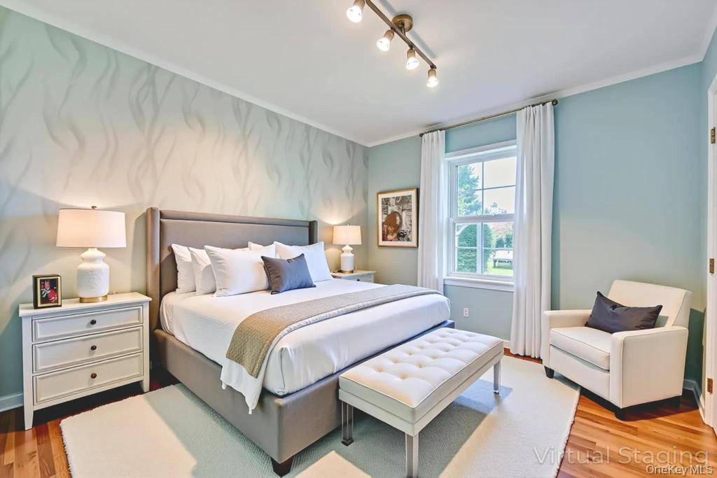 5 Frostfield Place, Melville, NY 11747