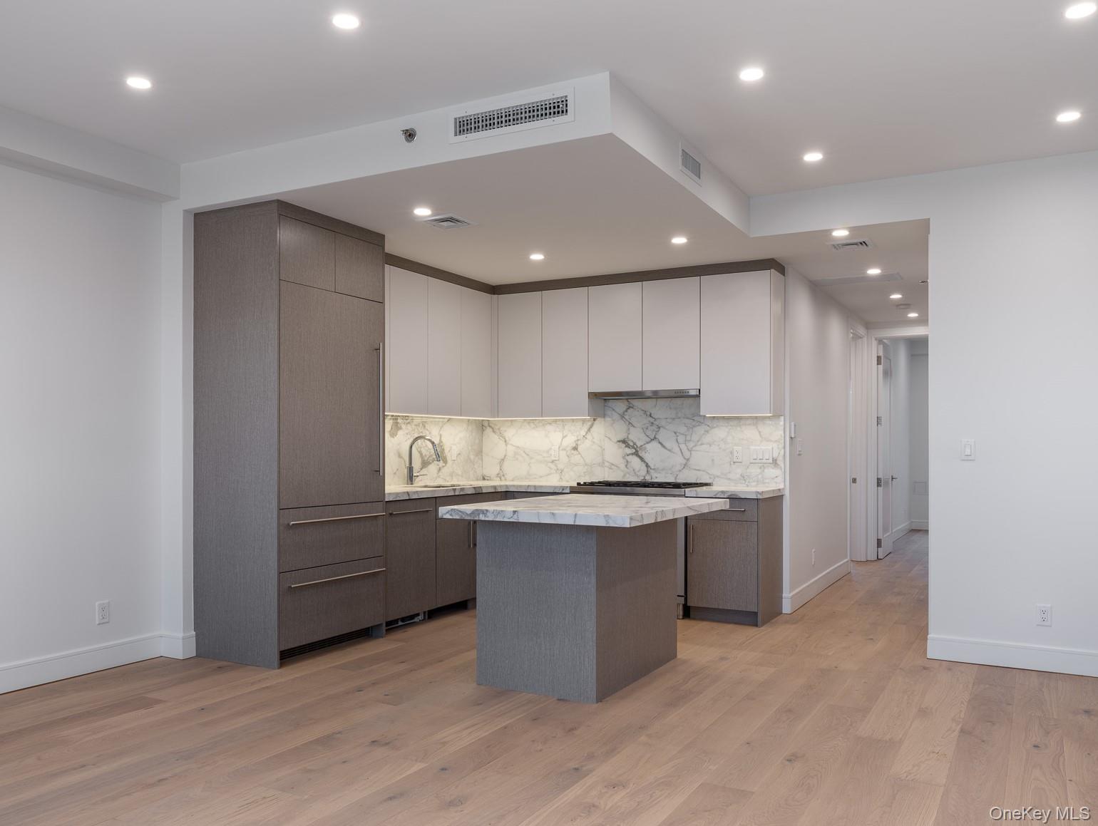 21-31 Shore Blvd # 1E, Astoria, NY 11105