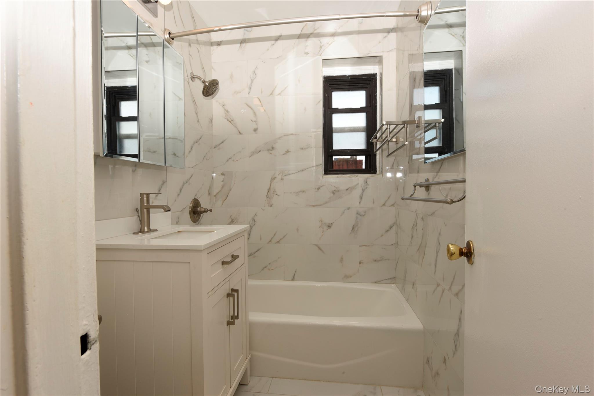 118-66 Metropolitan Avenue # 6J, Kew Gardens, NY 11415