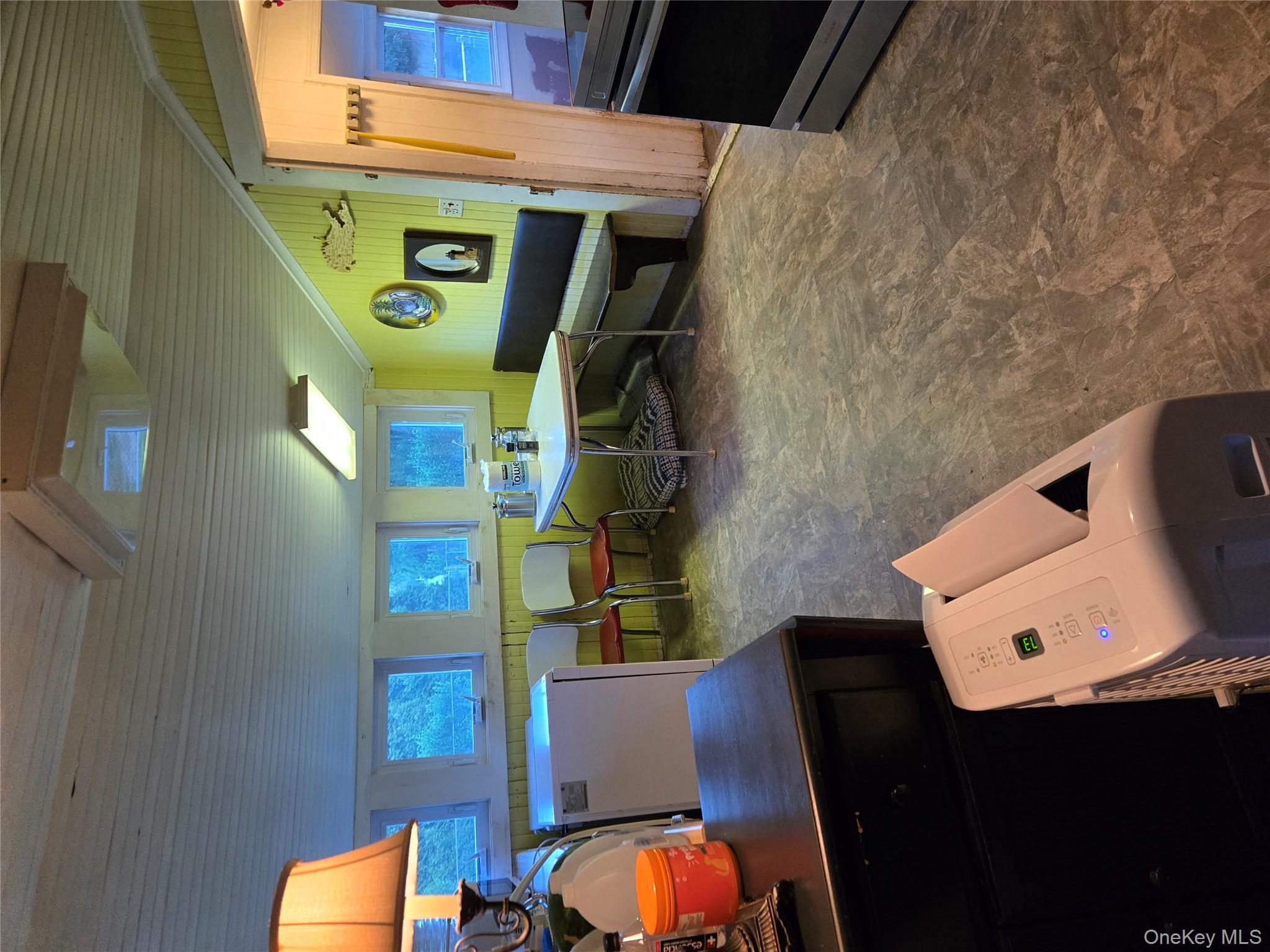 3953 Sound Avenue, Riverhead, NY 11901