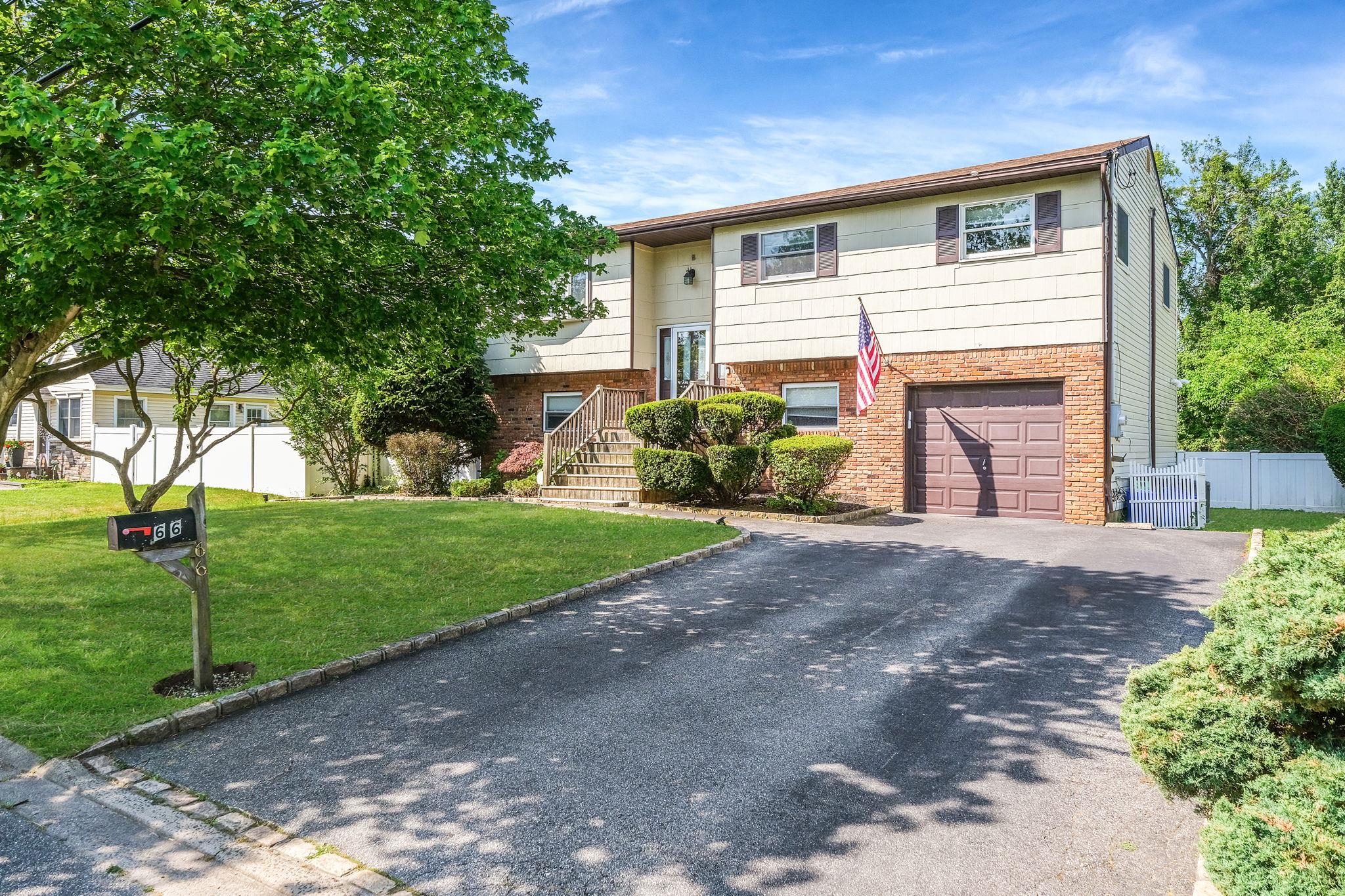 66 Stowe Avenue, Babylon, NY 11702