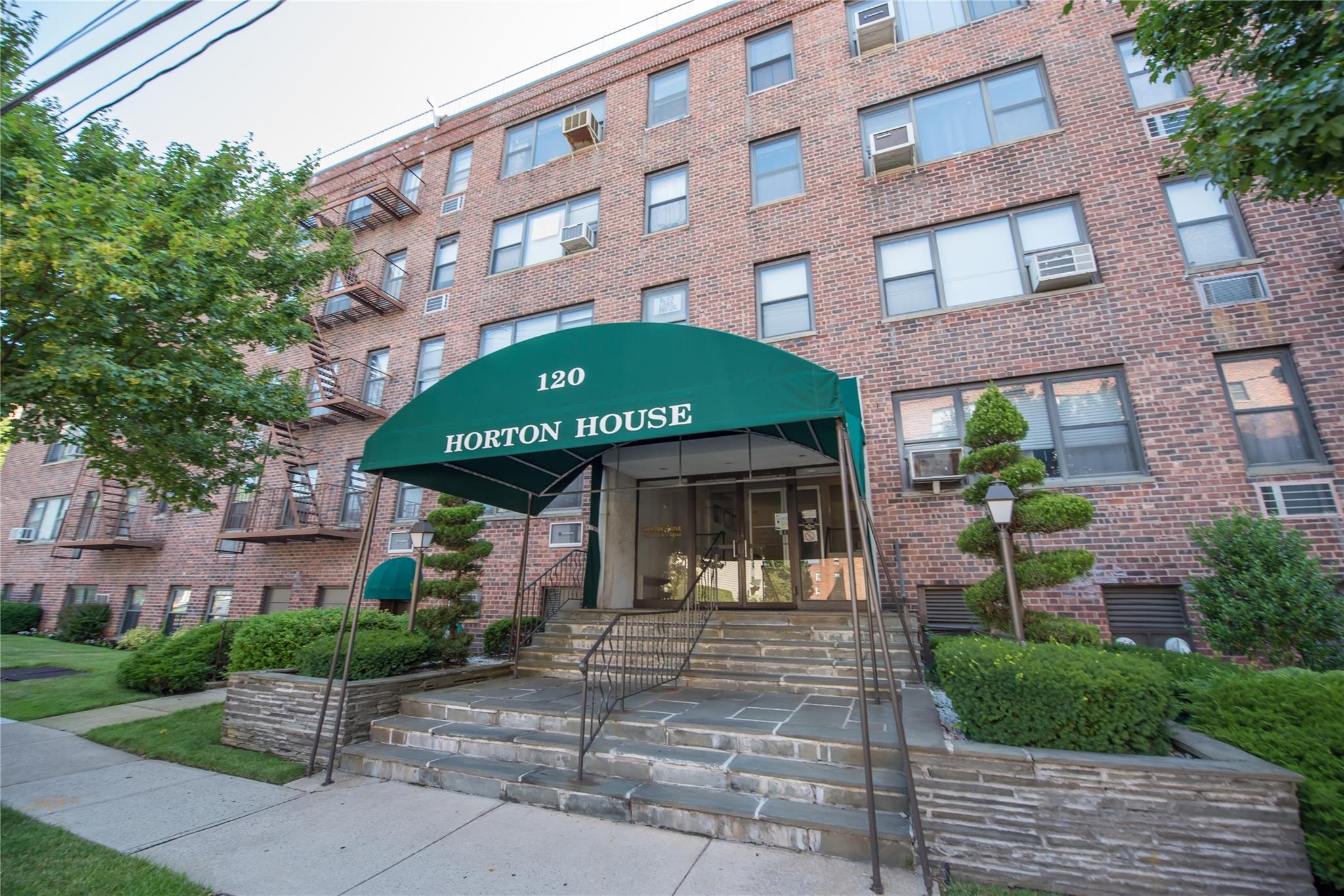 120 Horton Highway # C7, Mineola, NY 11501
