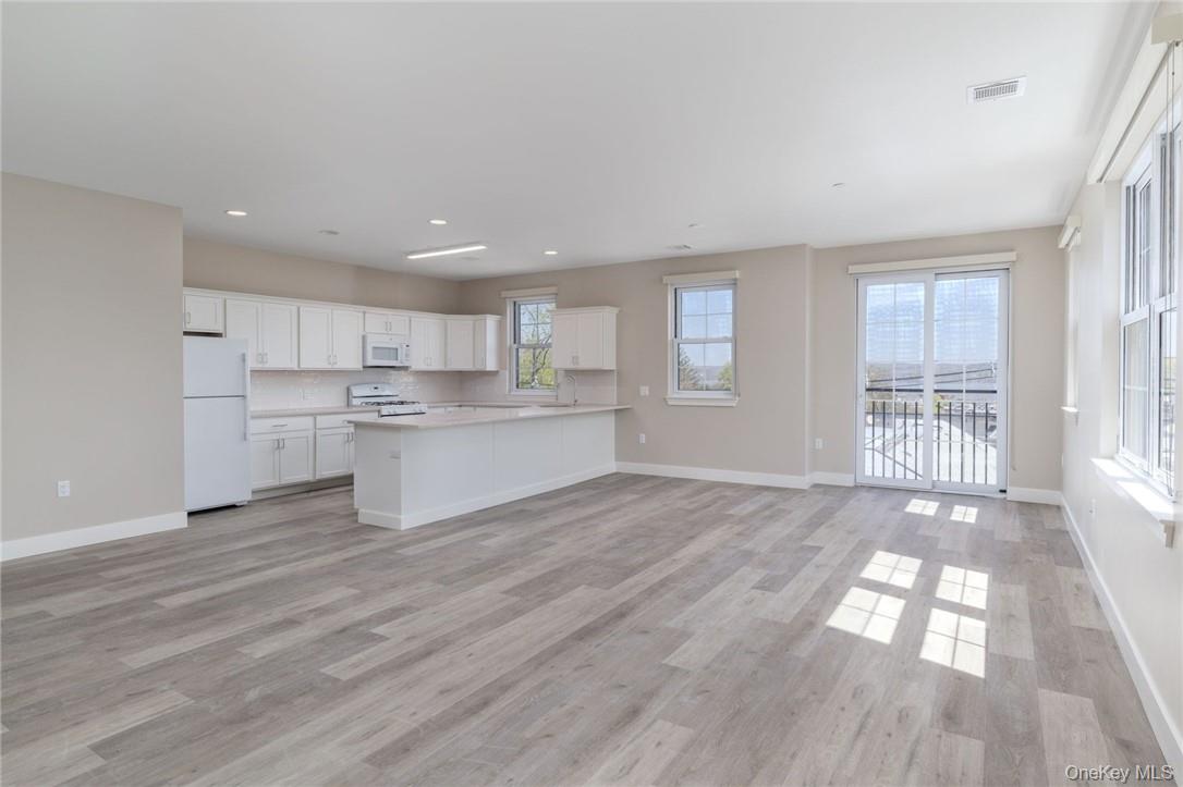 6 N Midland Avenue N, Nyack, NY 10960