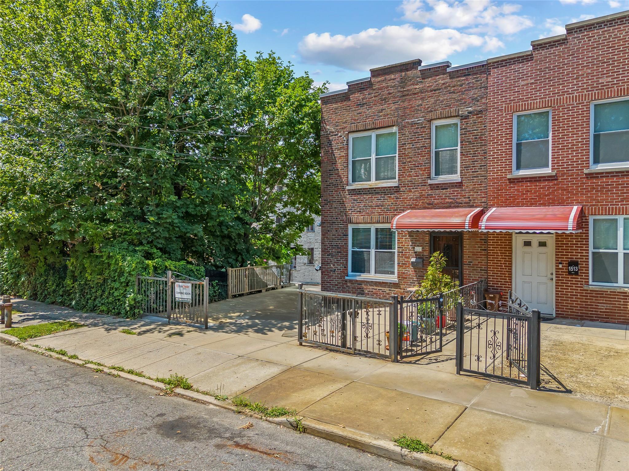 1511 Robertson Place, Bronx, NY 10465