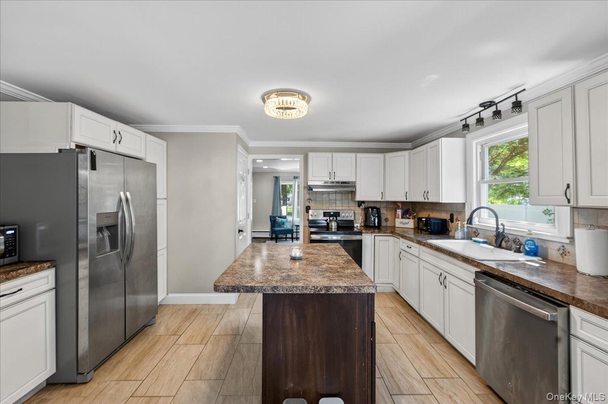 4 Myrtle Lane, Coram, NY 11727