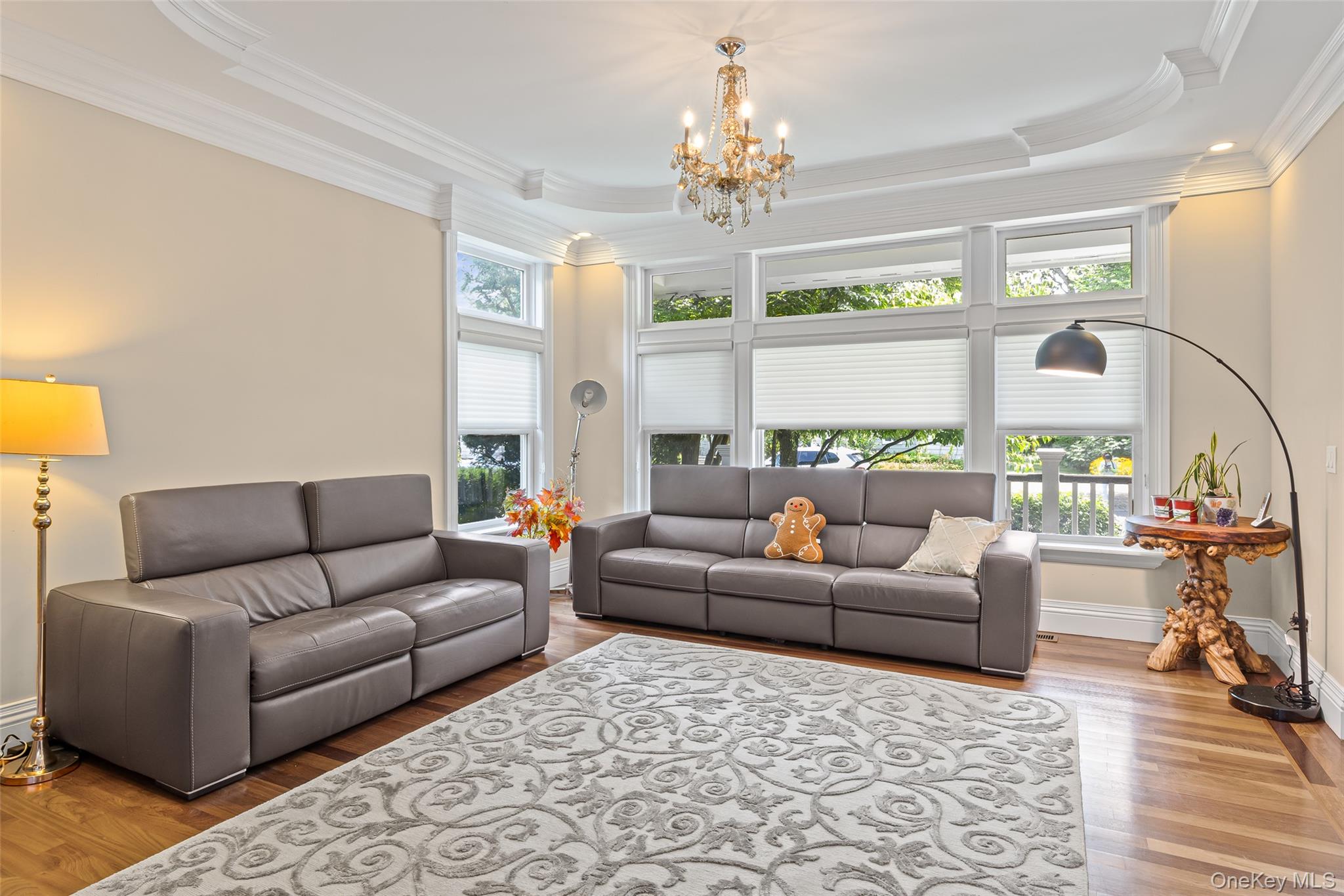 53 Spring Hill Road, Roslyn Heights, NY 11577