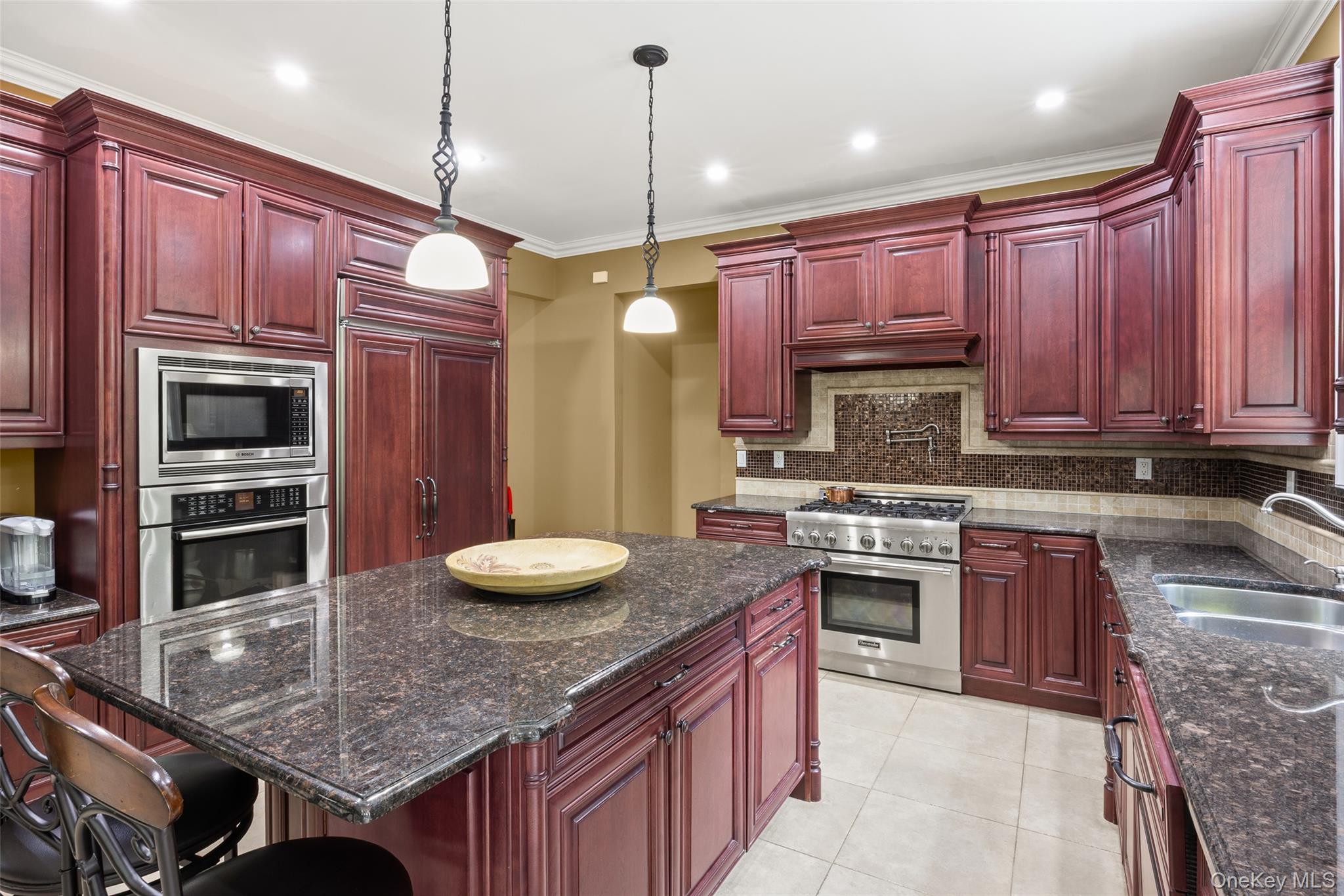 53 Spring Hill Road, Roslyn Heights, NY 11577