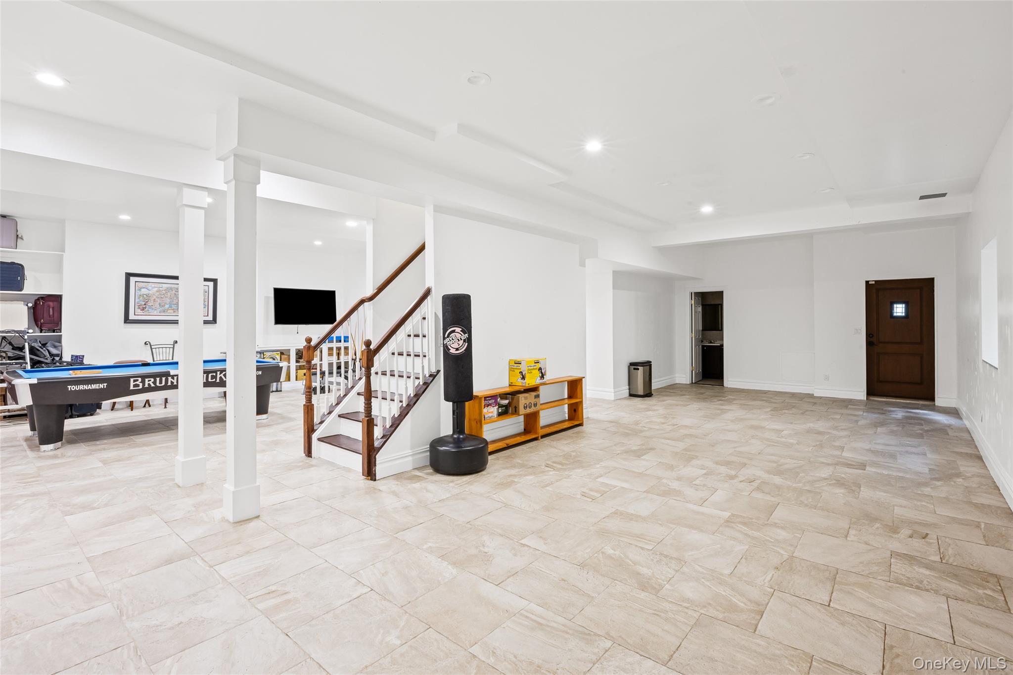 53 Spring Hill Road, Roslyn Heights, NY 11577