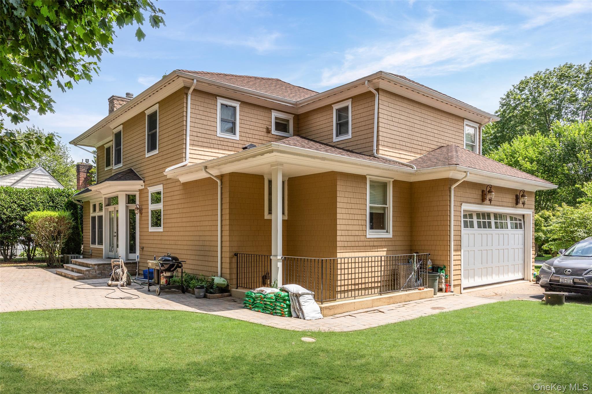 53 Spring Hill Road, Roslyn Heights, NY 11577