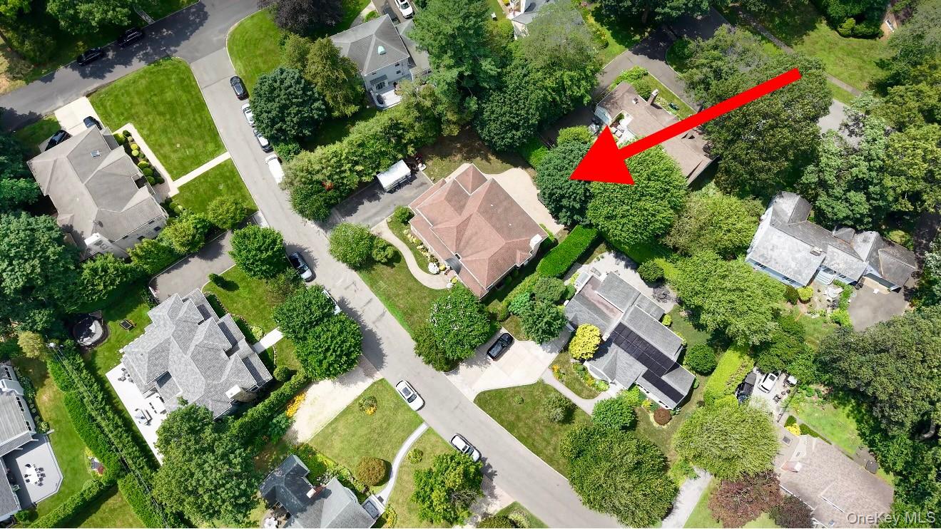 53 Spring Hill Road, Roslyn Heights, NY 11577