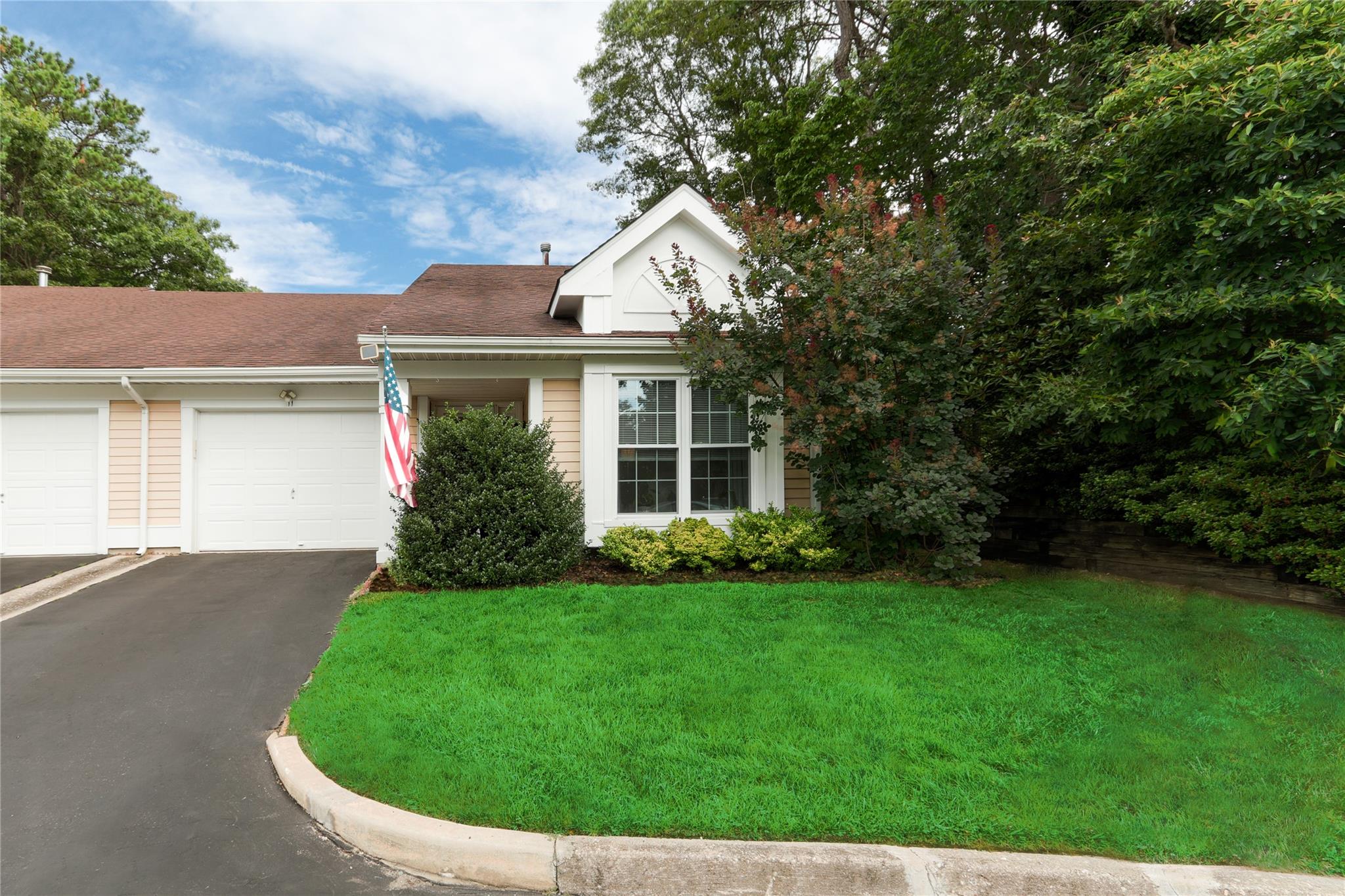 11 Kismet Court, Ridge, NY 11961