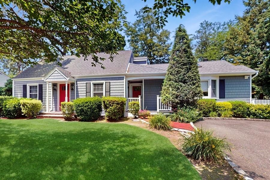 18 Dickinson Avenue, East Northport, NY 11731