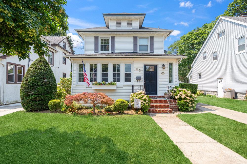 43 Nieman Avenue, Lynbrook, NY 11563