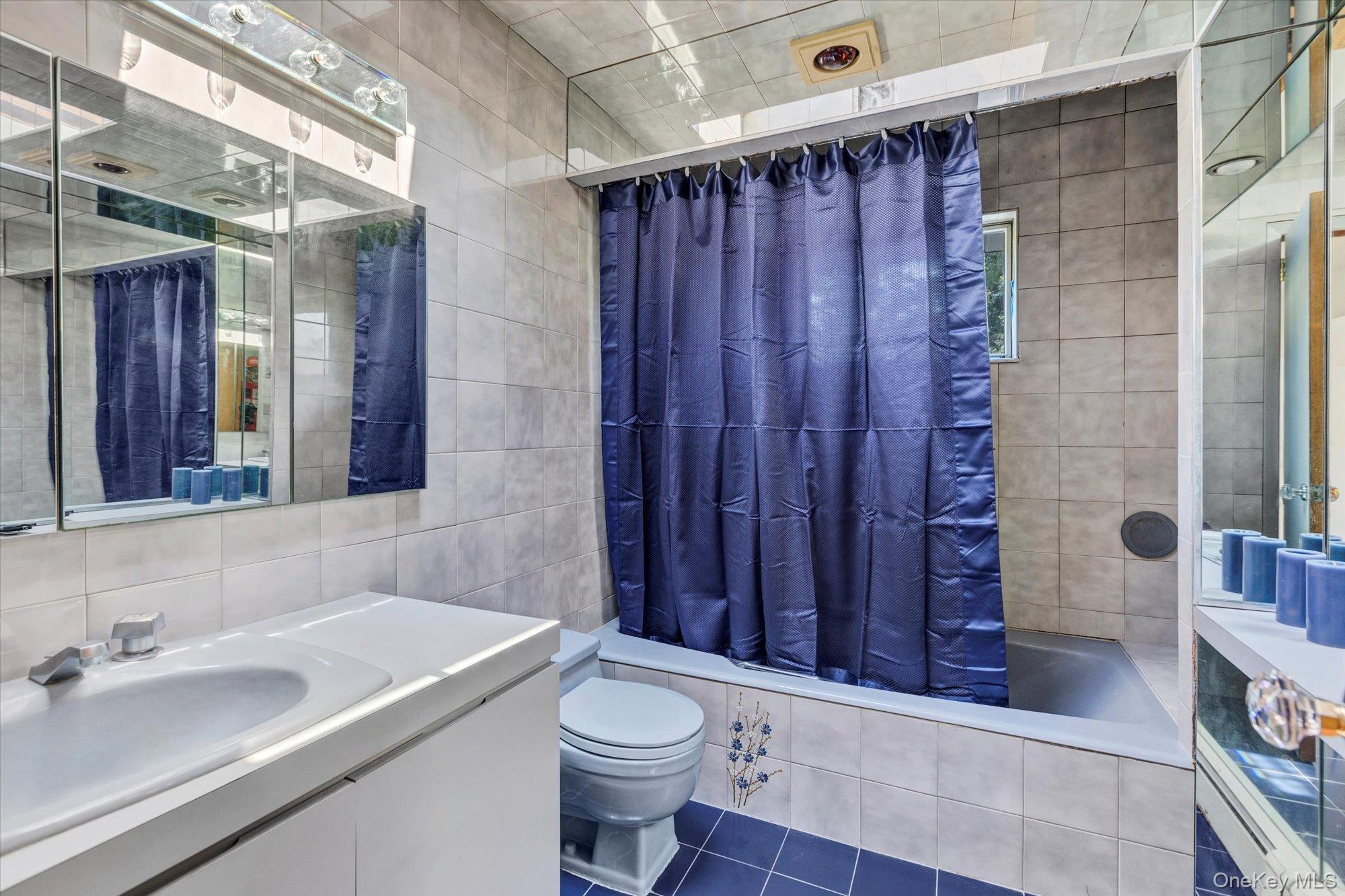 19 Clearland Road, Syosset, NY 11791