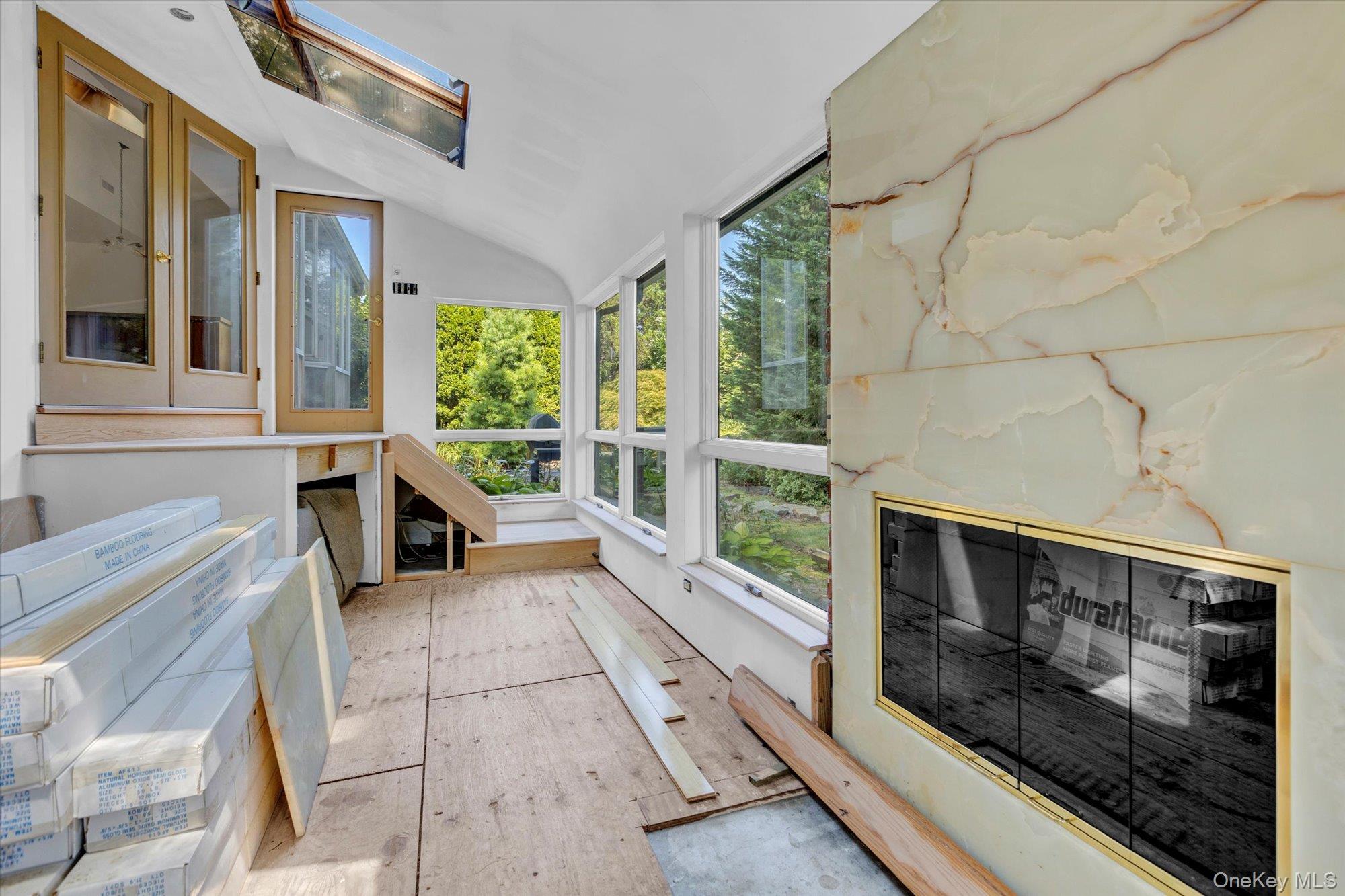 19 Clearland Road, Syosset, NY 11791