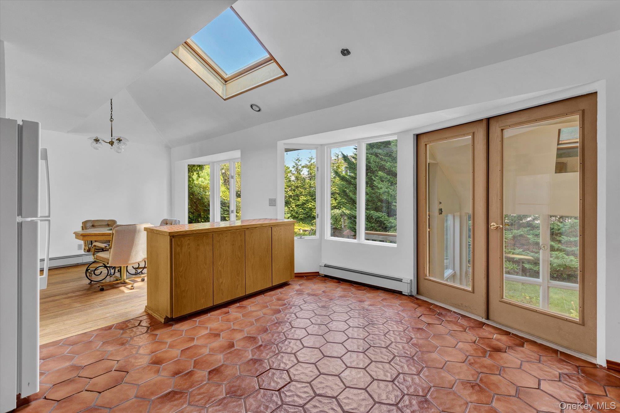 19 Clearland Road, Syosset, NY 11791