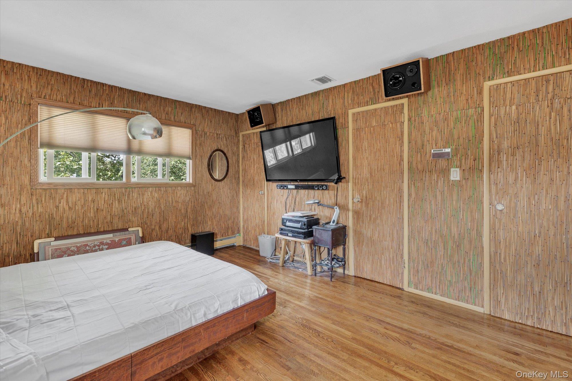 19 Clearland Road, Syosset, NY 11791