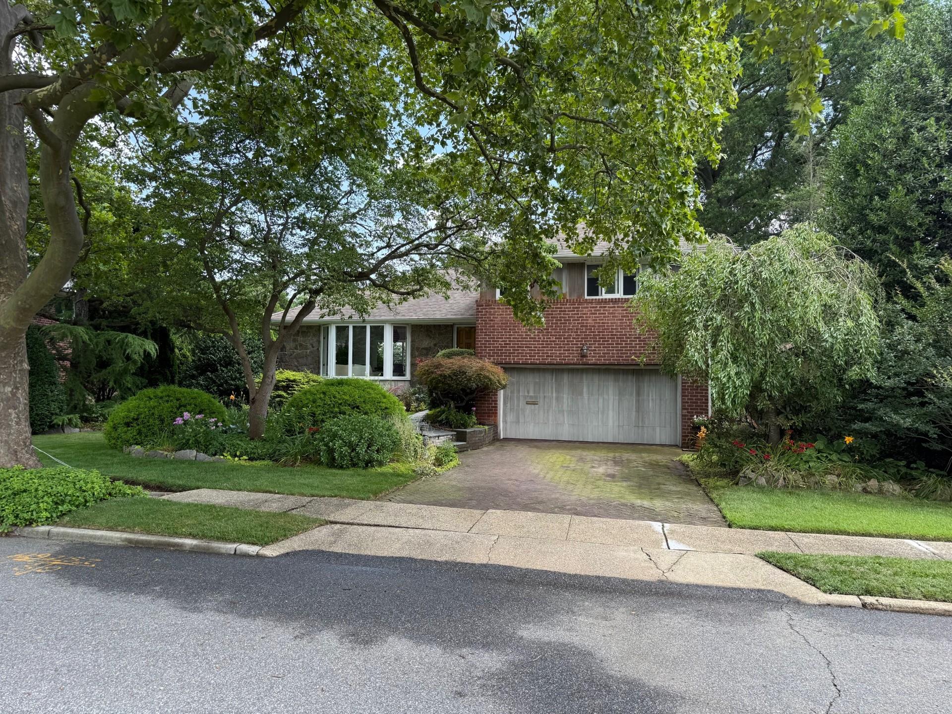 19 Clearland Road, Syosset, NY 11791