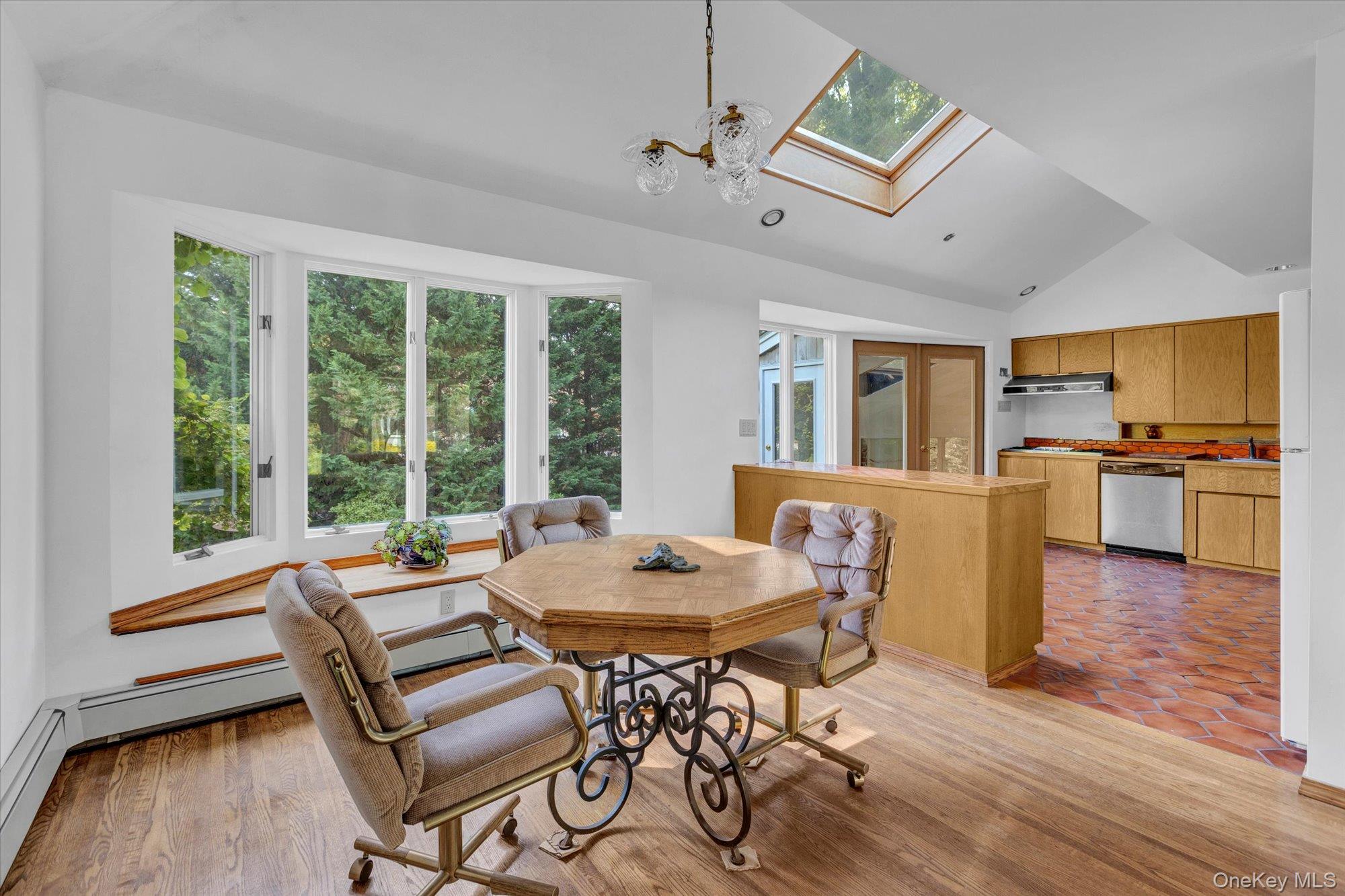 19 Clearland Road, Syosset, NY 11791