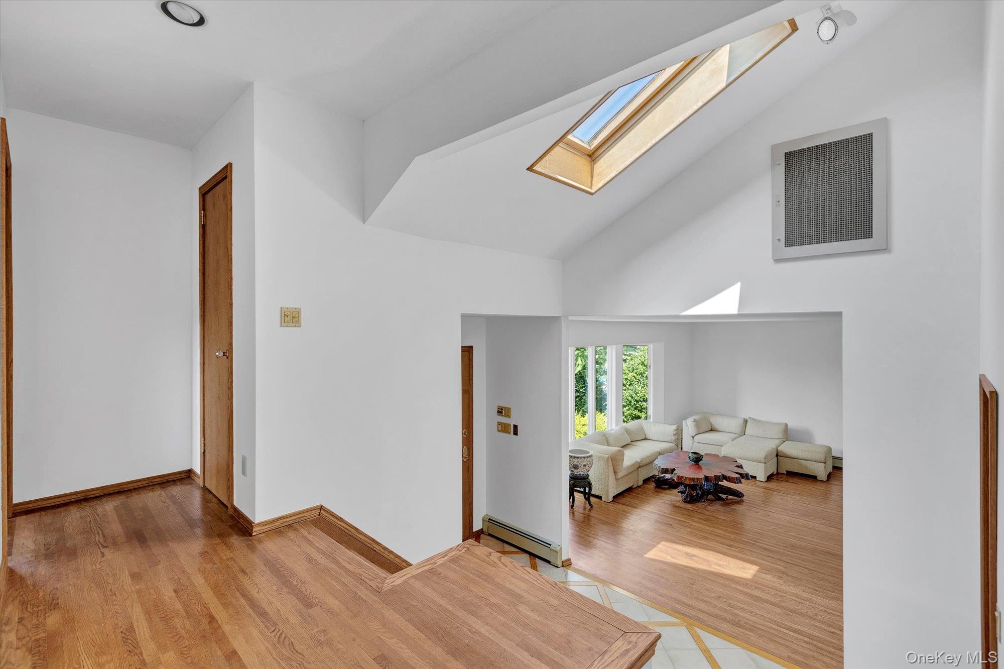 19 Clearland Road, Syosset, NY 11791