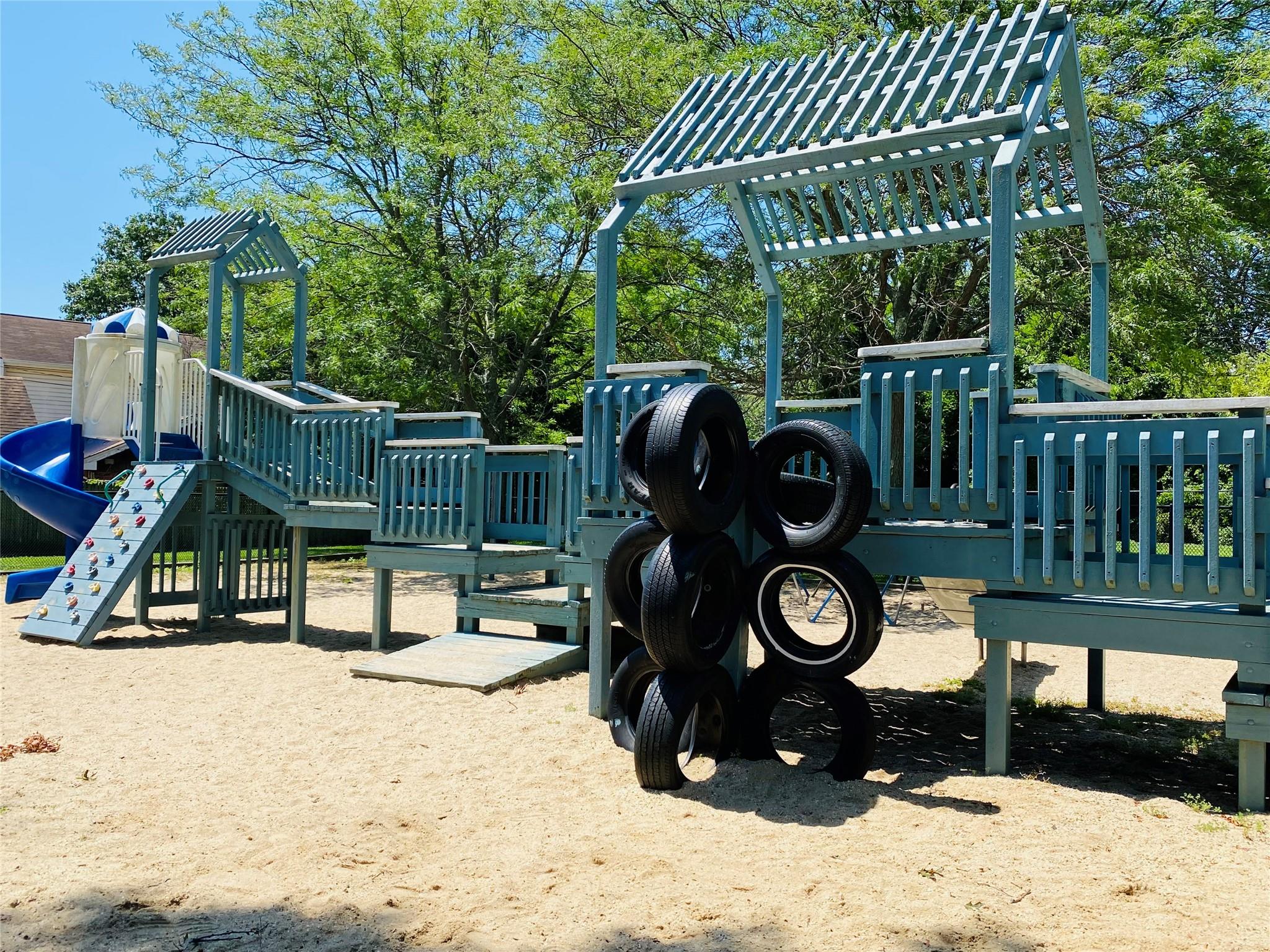 24 Lowerre Street, Babylon, NY 11702