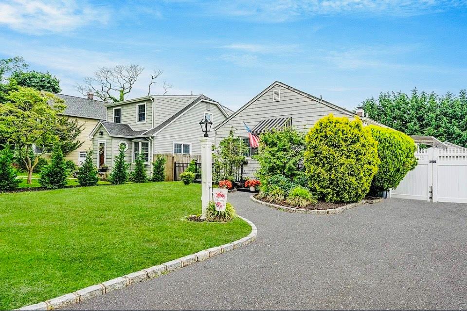 24 Lowerre Street, Babylon, NY 11702