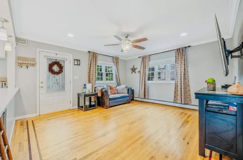 24 Lowerre Street, Babylon, NY 11702