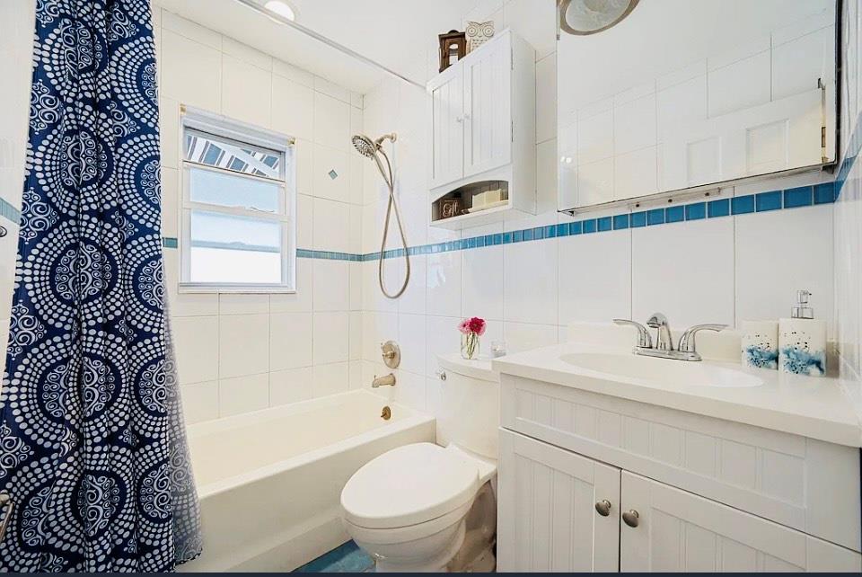 24 Lowerre Street, Babylon, NY 11702